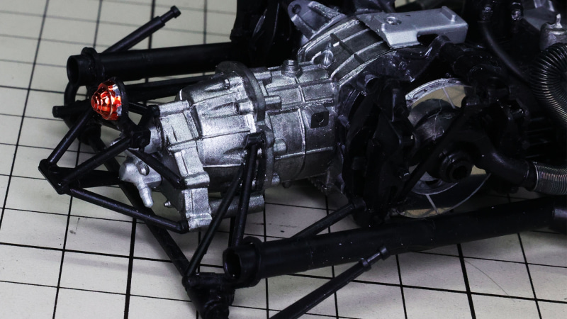 リヤライトもフレームの上にあります