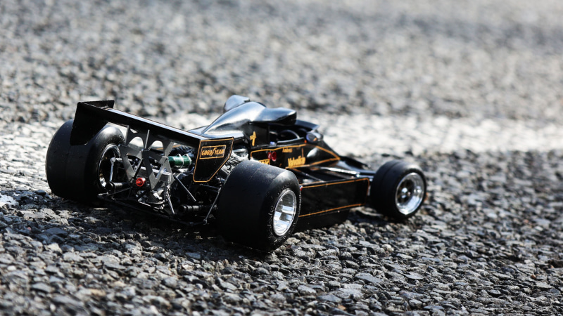 トップの車をとらえた！いけ、アンドレッティ！