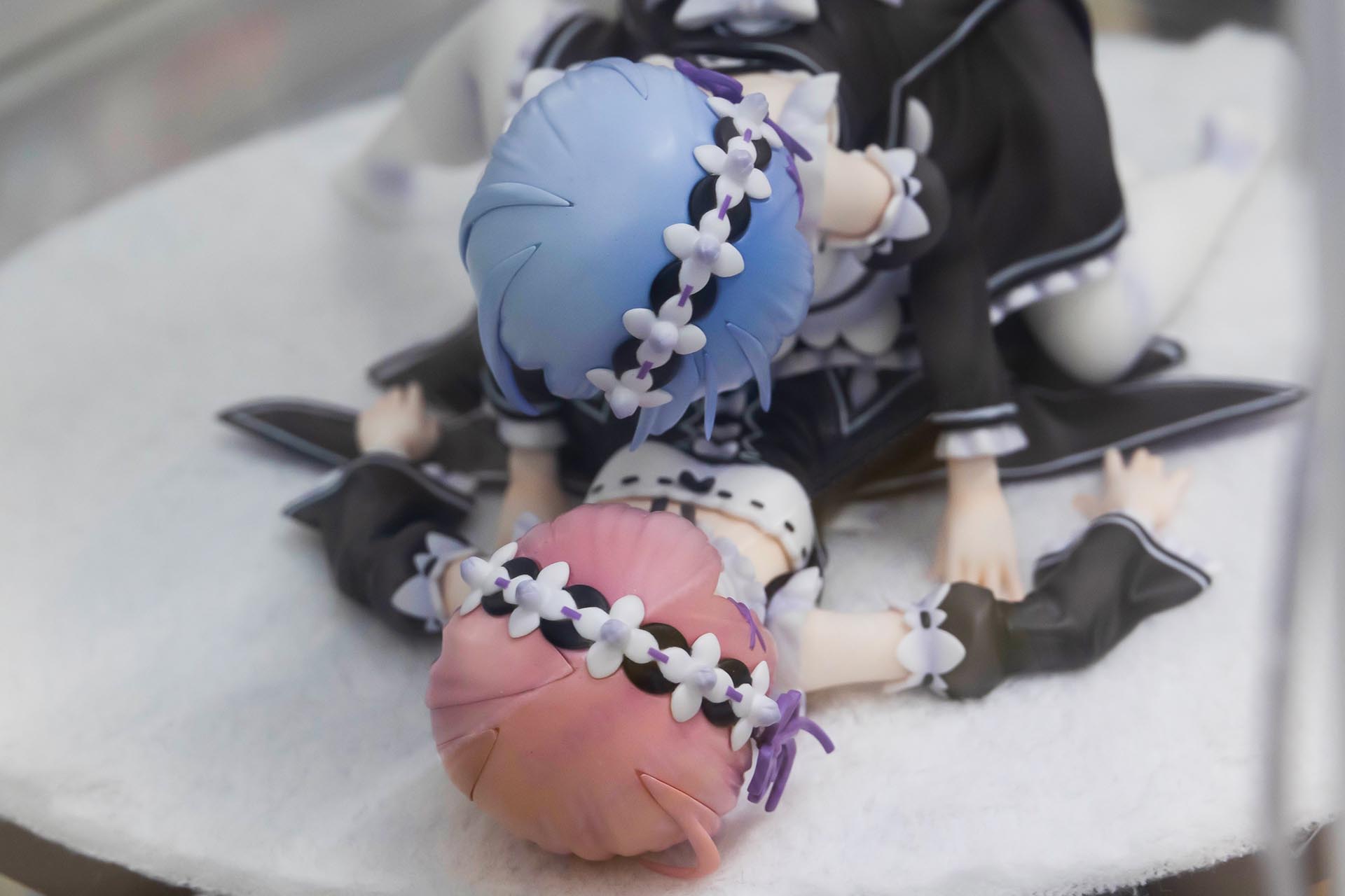 今回はふたり一緒ということもあり、いろいろな角度から眺めたくなりそうだ