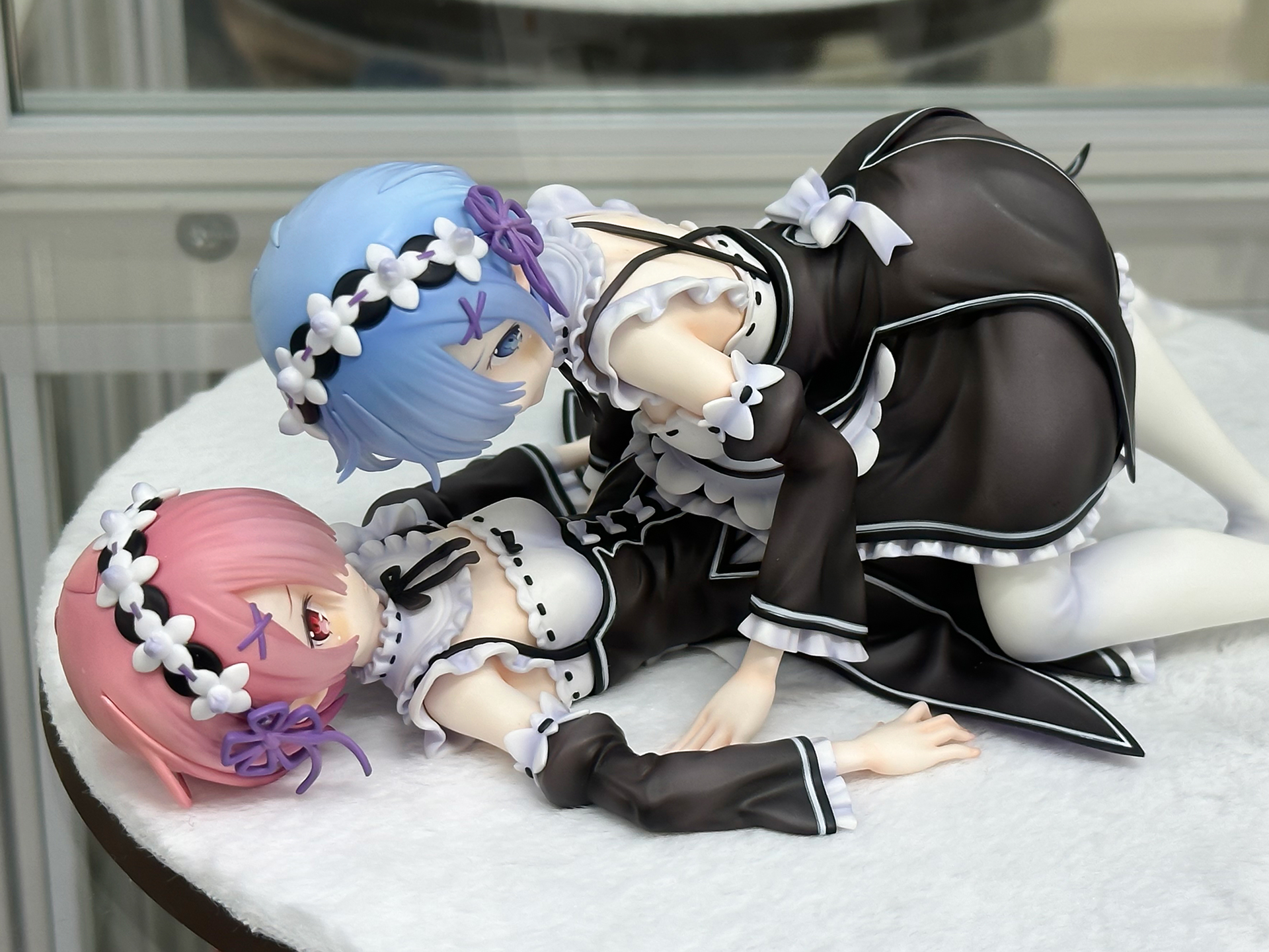 台座部分は、ふわふわとしたカーペットのような感じになっている