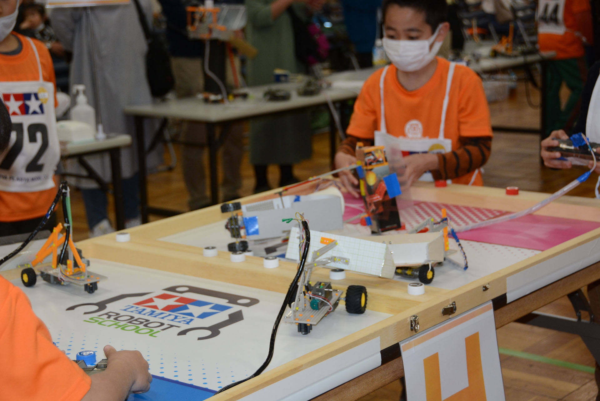 ロボットの戦略、子供達の表情、観客のリアクションも面白い