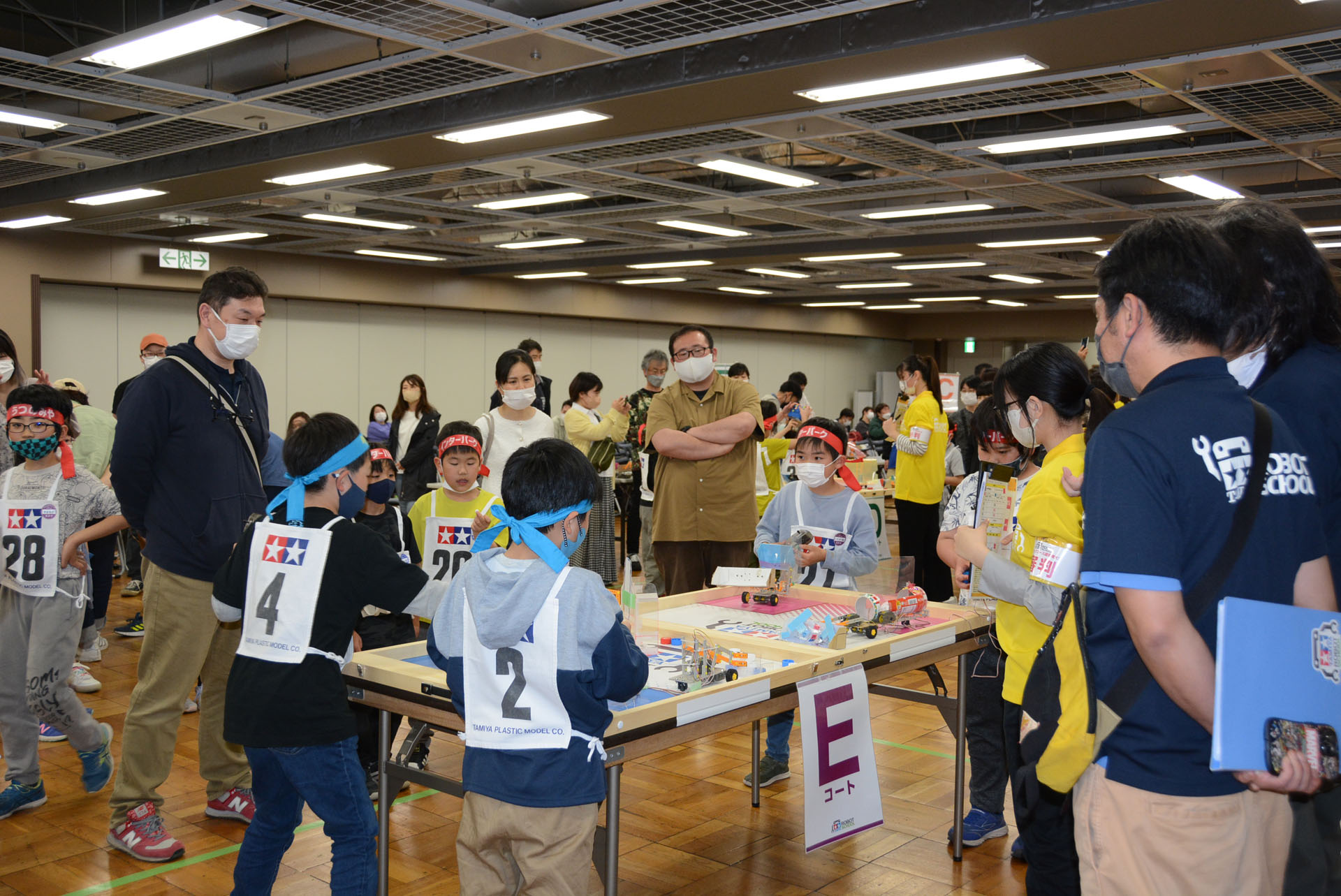 ロボットの戦略、子供達の表情、観客のリアクションも面白い