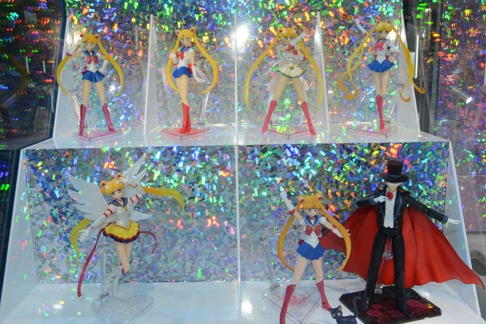 特に主人公のセーラームーンは各フォームを再現