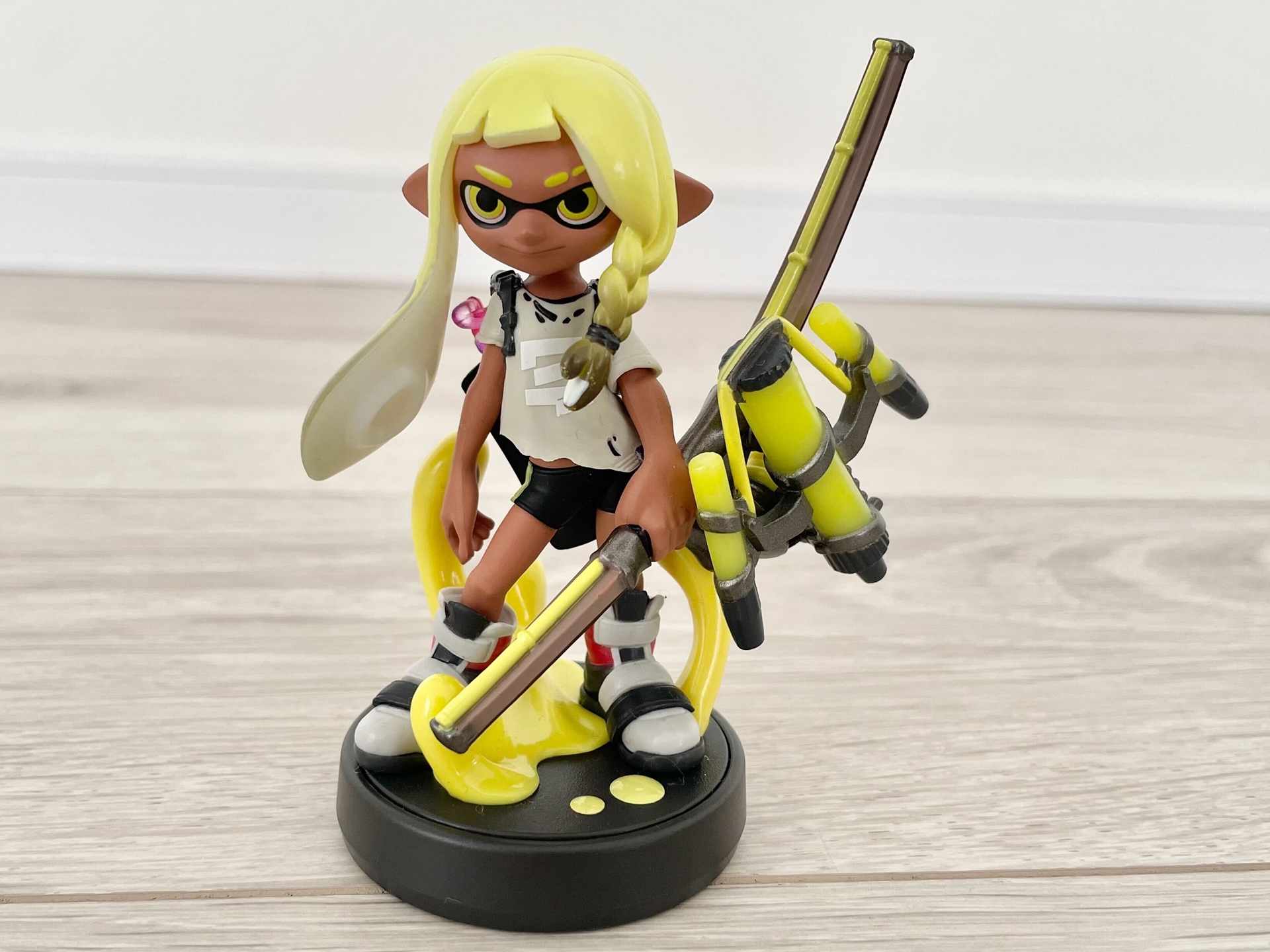 こちらはトライストリンガーを持つ「スプラトゥーン3」のamiibo。せっかくなので並べてみた