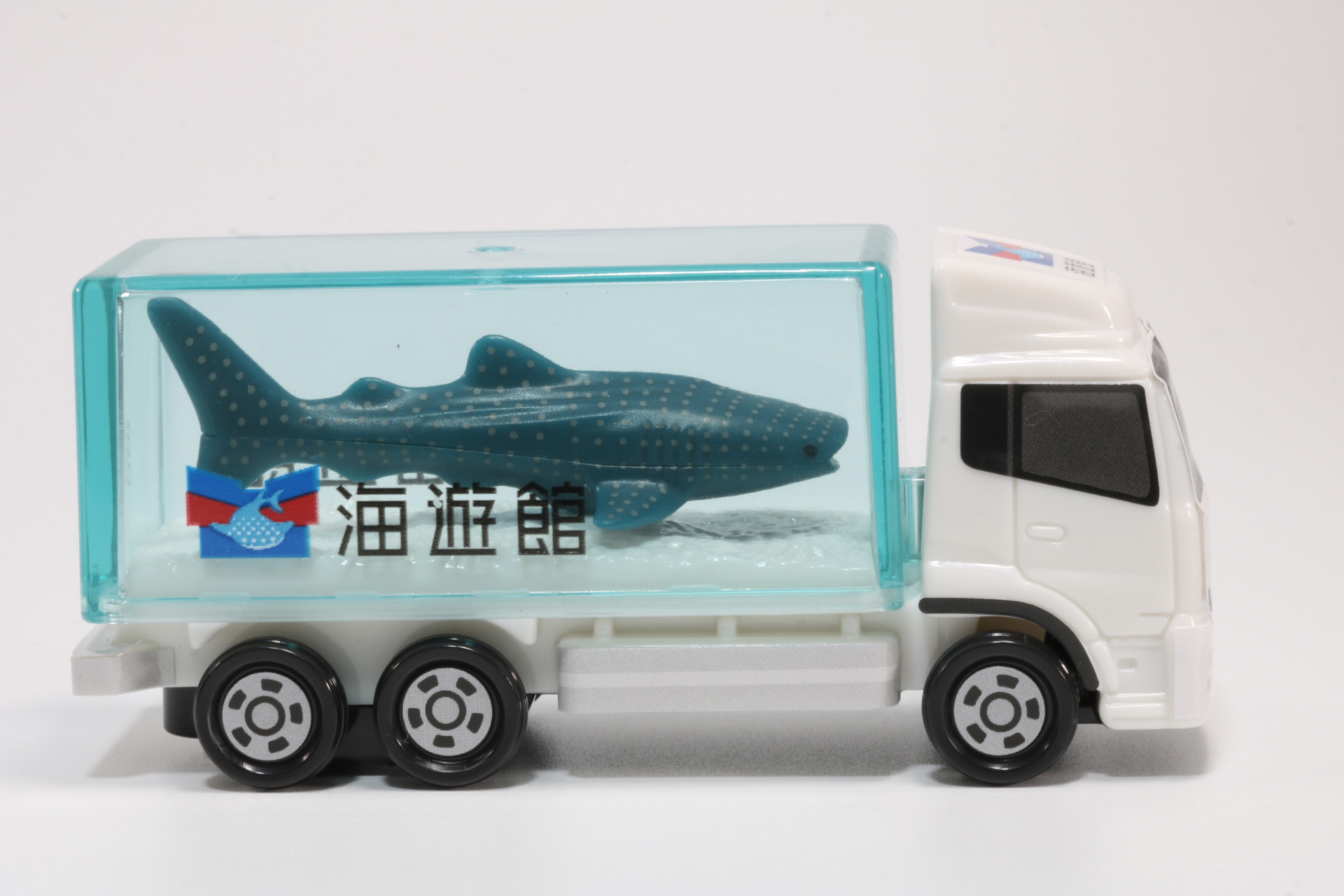 ジンベイザメのディテールも作りこまれている