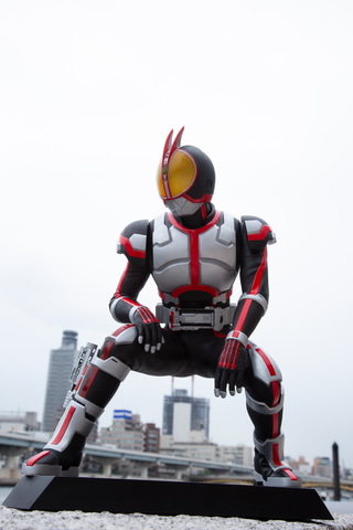 フィギュア「Ultimate Article 仮面ライダーファイズ」再販分が4月7日