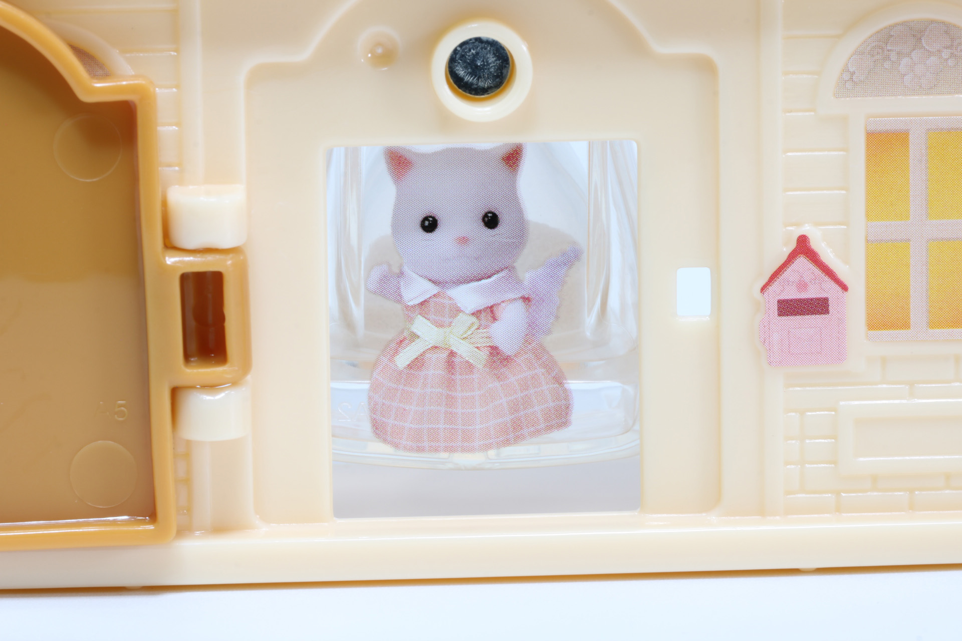 砂時計をひっくり返すとペルシャネコが登場