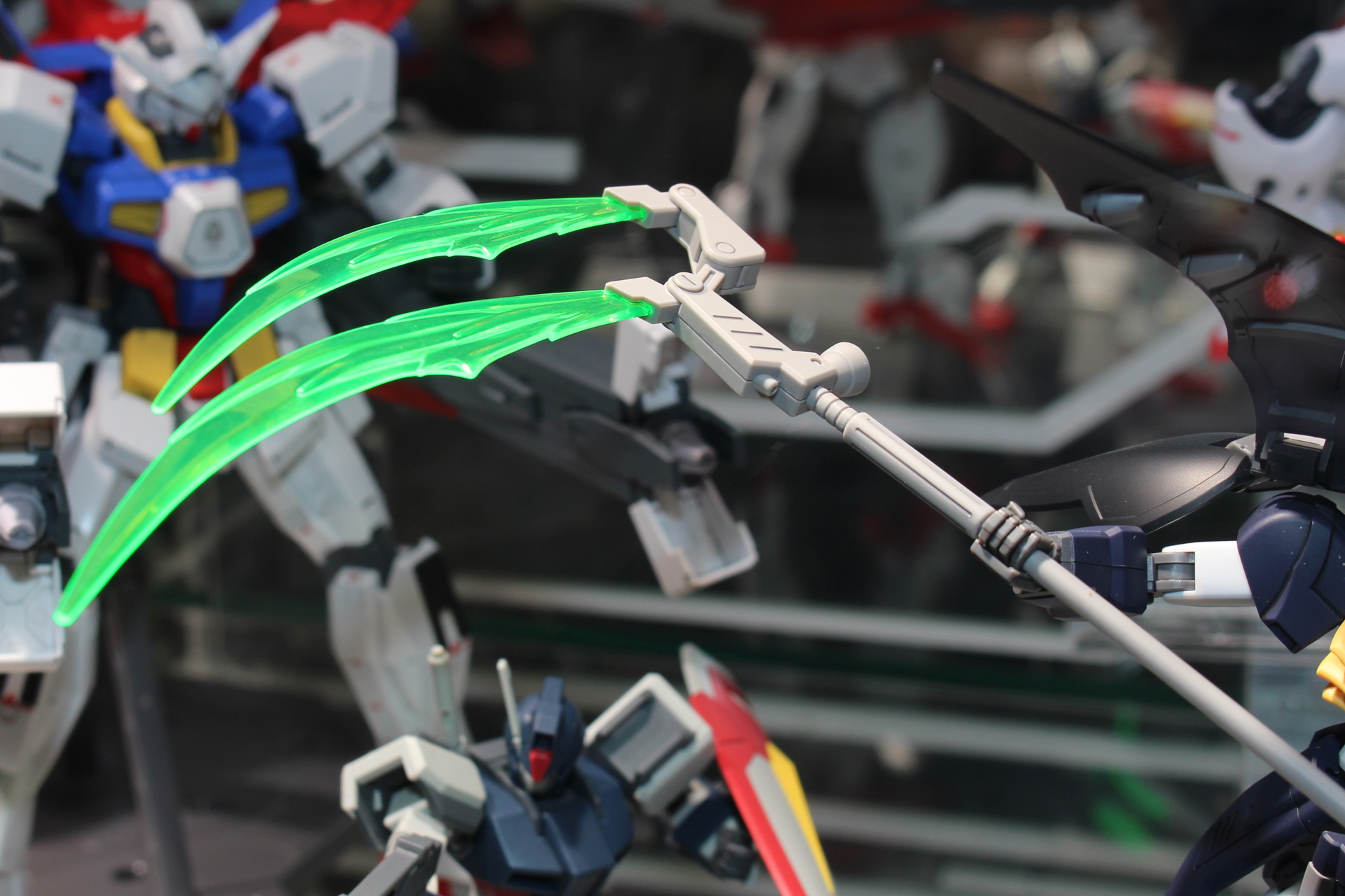 ツインビームサイズの刃はクリアパーツだ