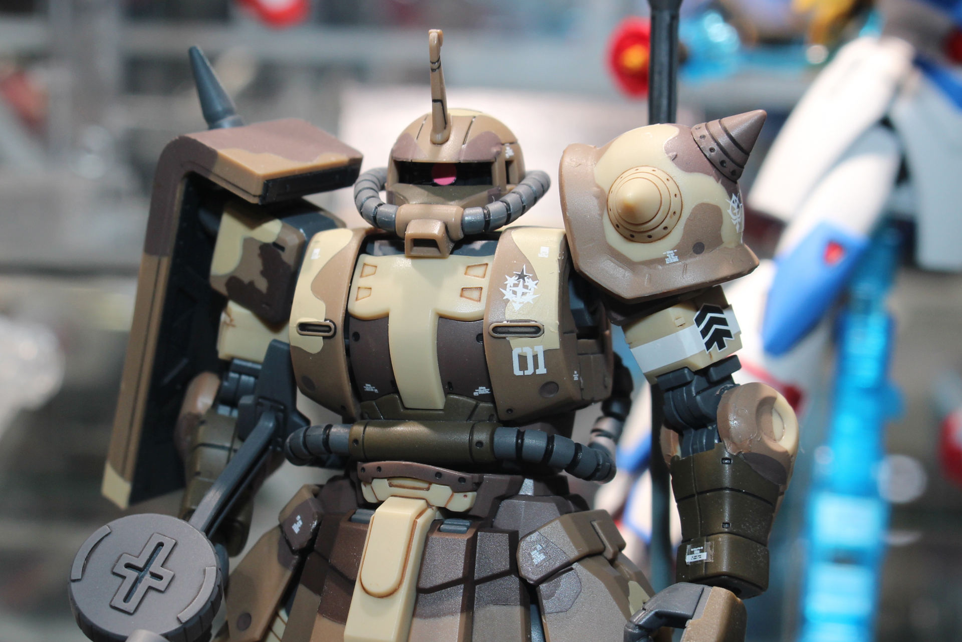 ガンダムベース東京には、サザンクロス隊のキットを使ったジオラマも展示されていた