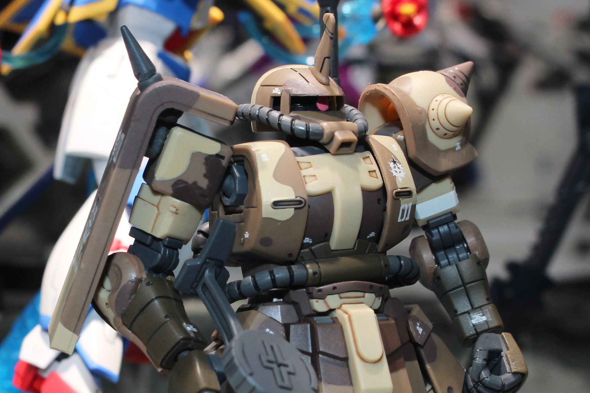 ガンダムベース東京には、サザンクロス隊のキットを使ったジオラマも展示されていた