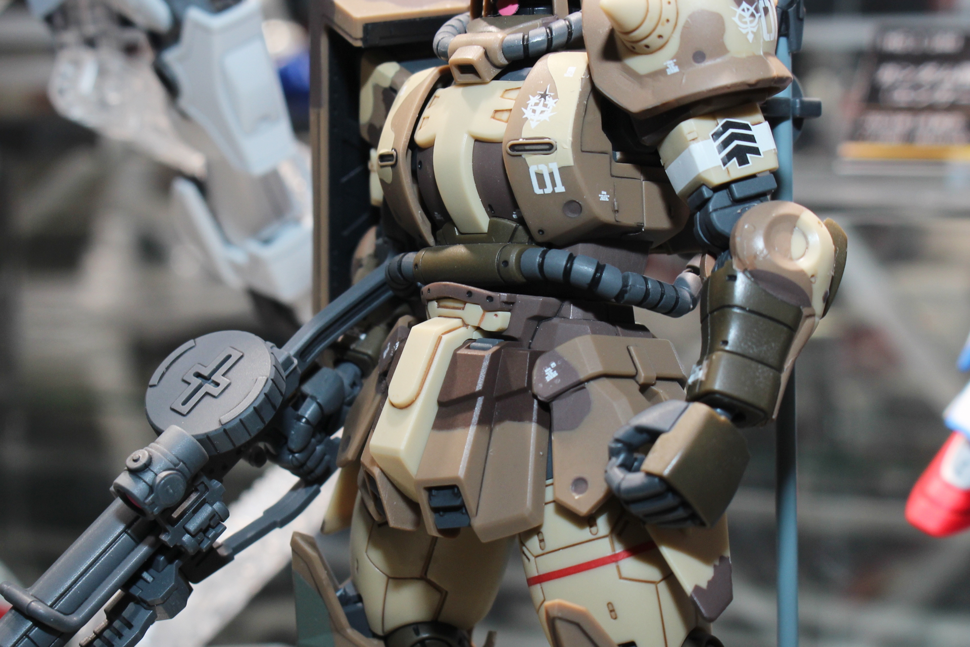 ガンダムベース東京には、サザンクロス隊のキットを使ったジオラマも展示されていた