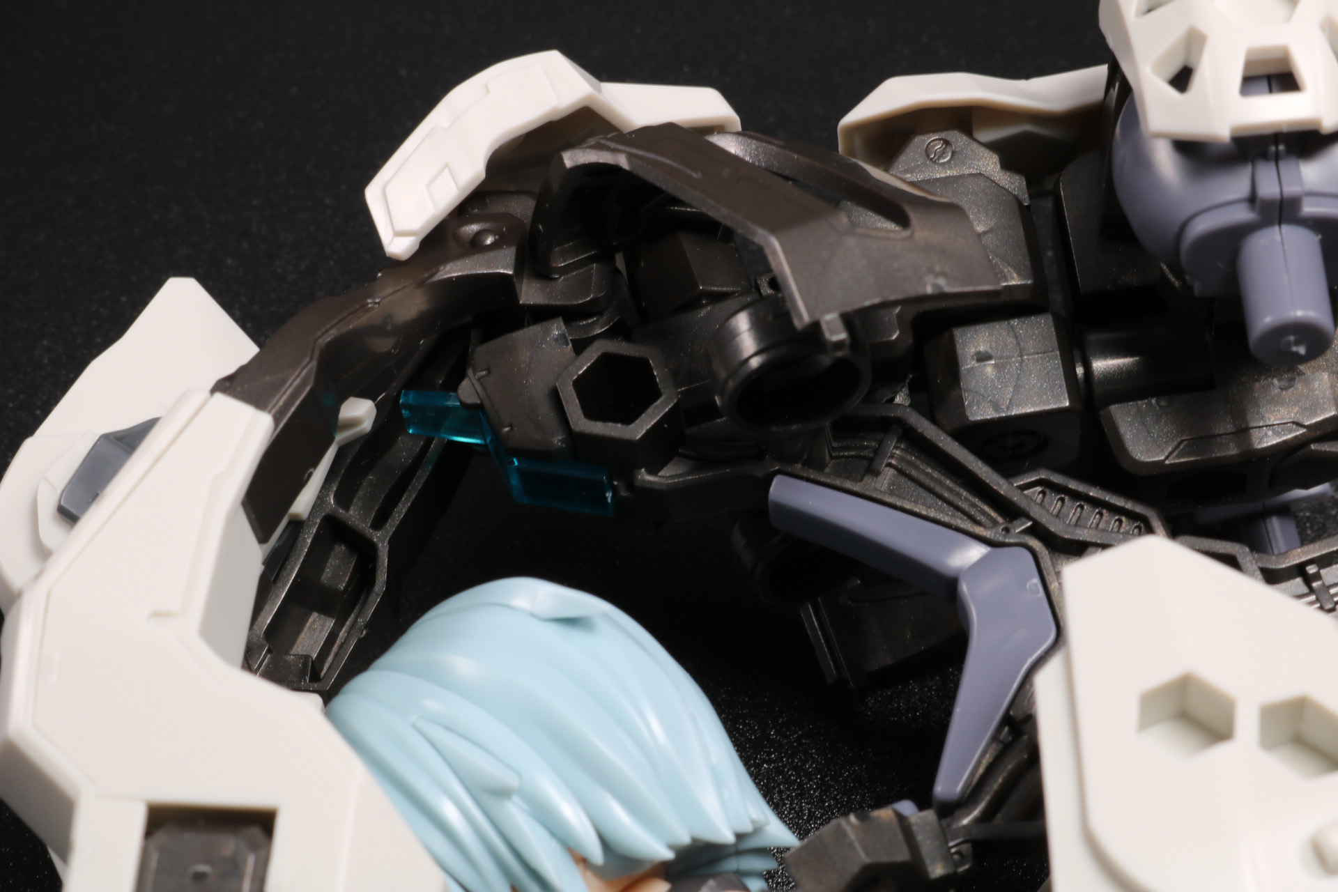 フレーム内部の六角形に接続