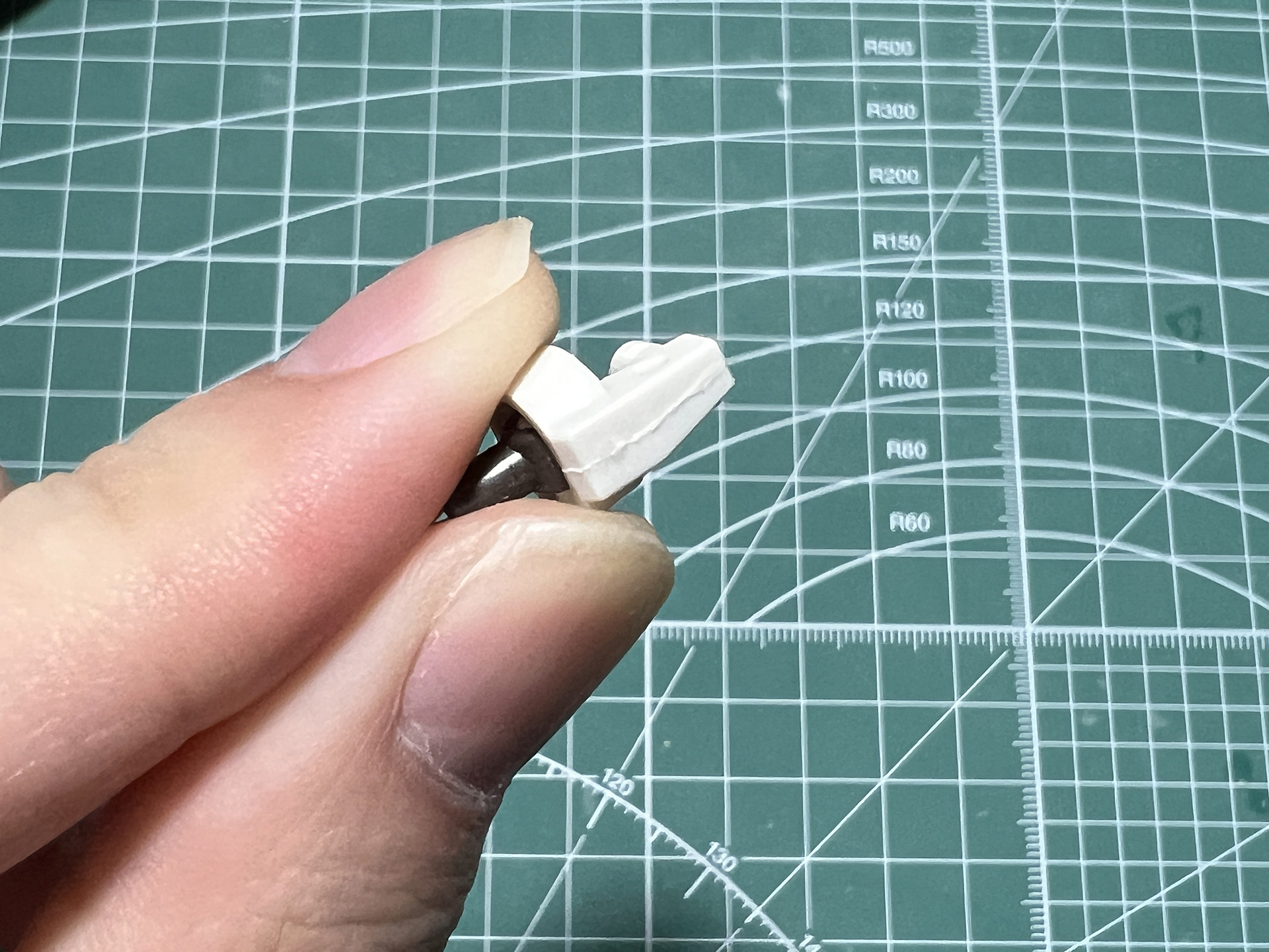 手首パーツの合わせ目消し