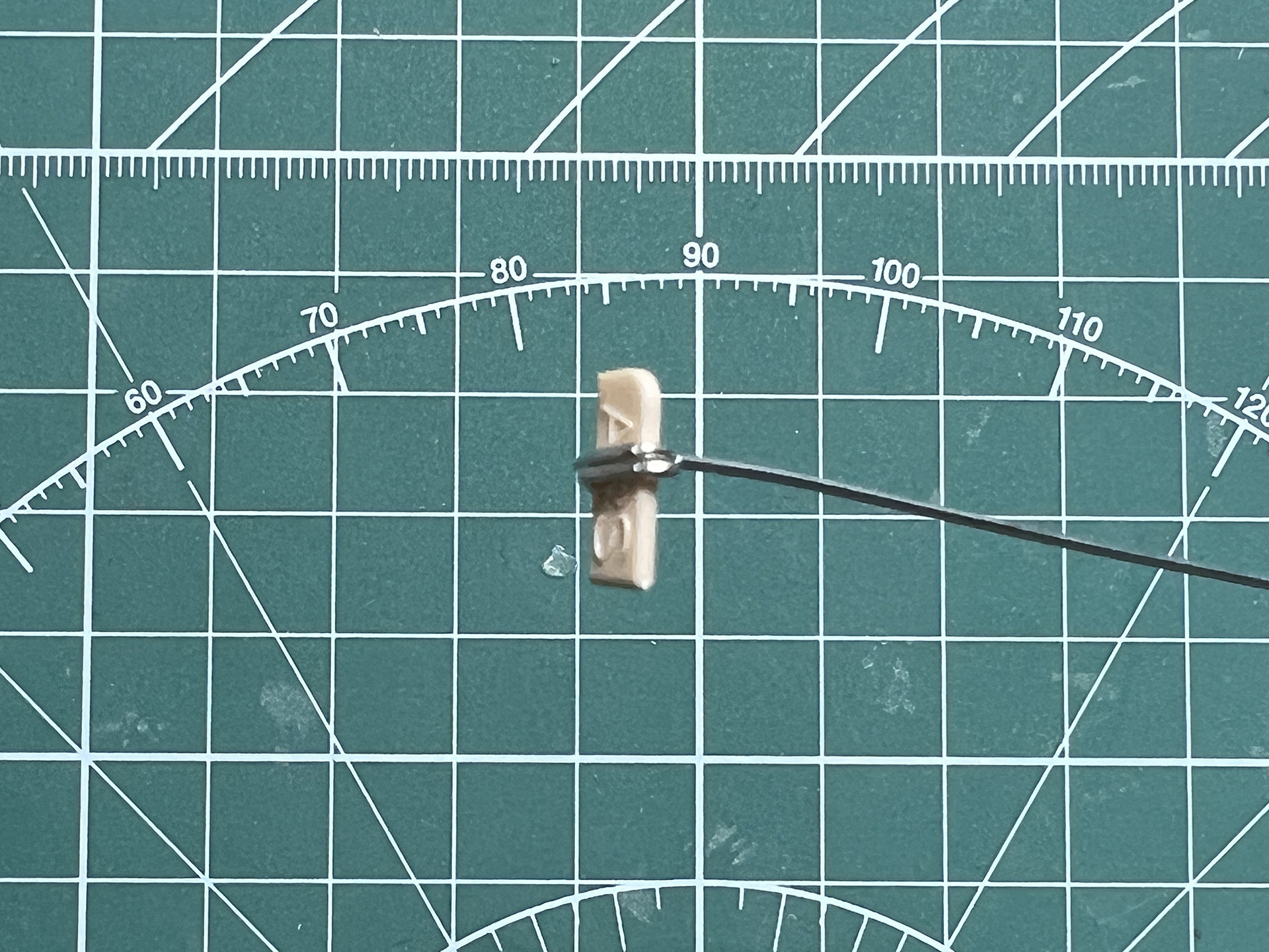 ランナーに「AL・ライン」を2回巻き付けて弦を作る