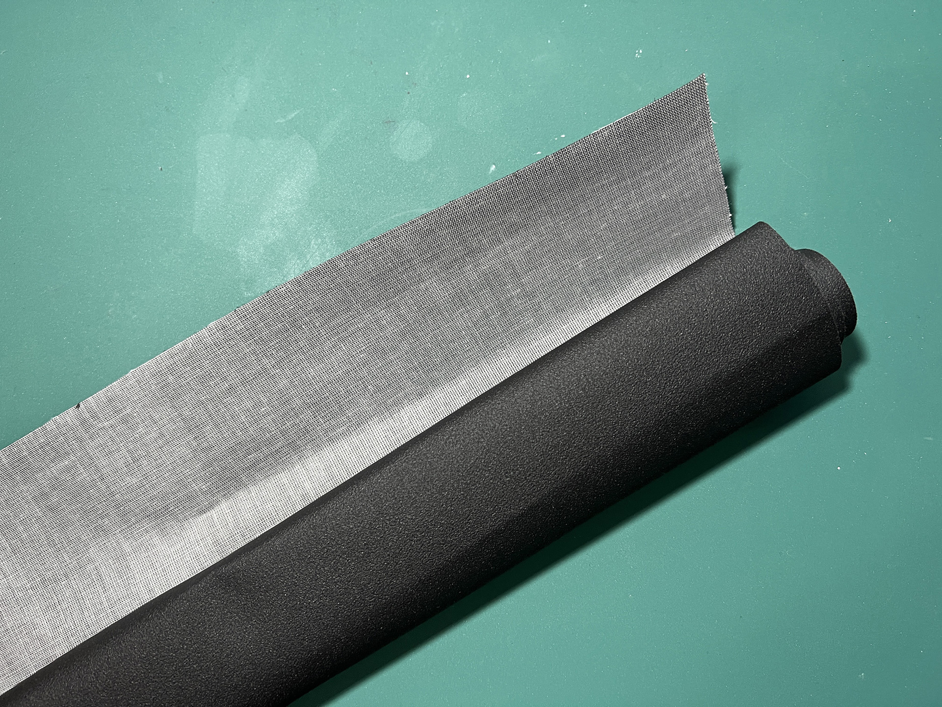 100円ショップの合皮はぎれ