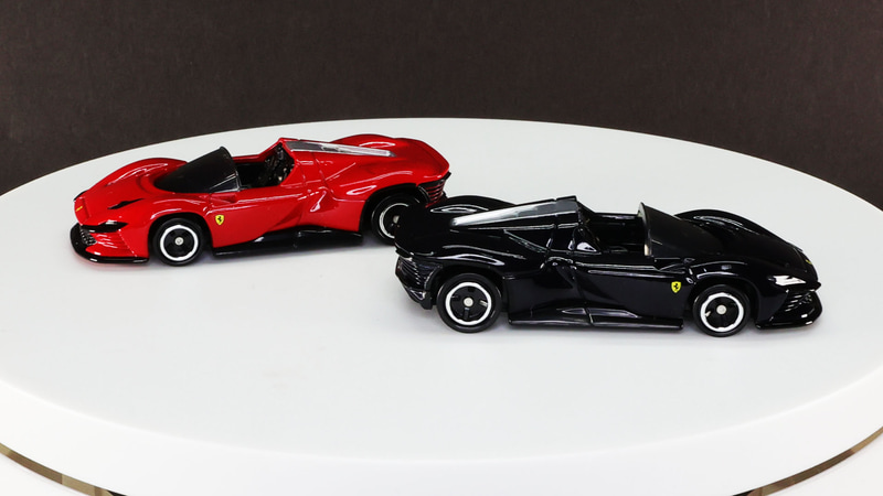 ルーフのないバルケッタボディが華やかさを添える