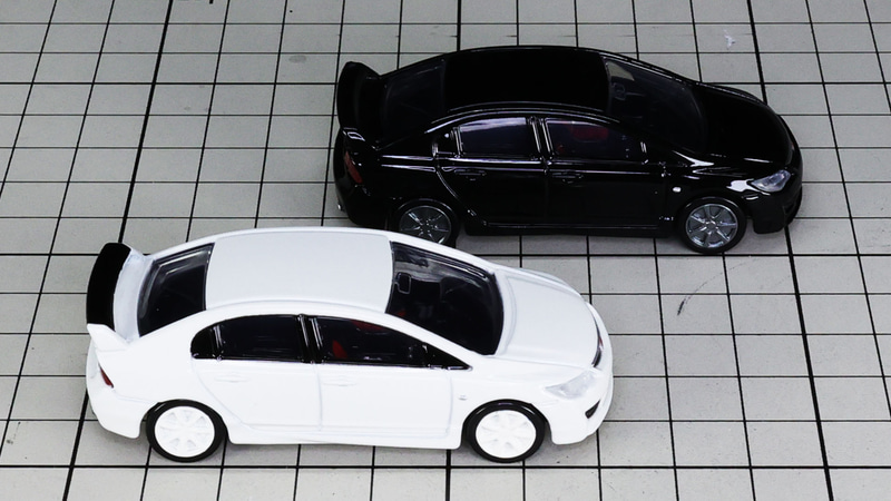 リア：ストンと落ちたリアが当時のスポーツカーテイストを感じさせます