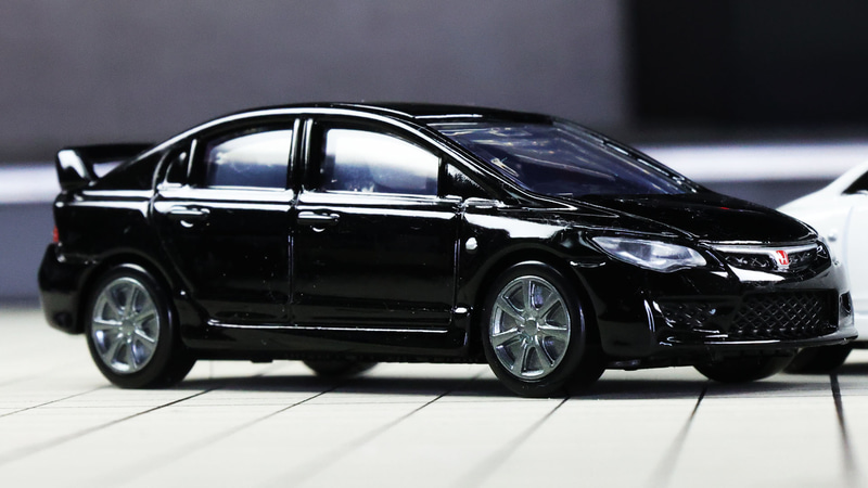 ブラックボディーにはシルバーのホイール