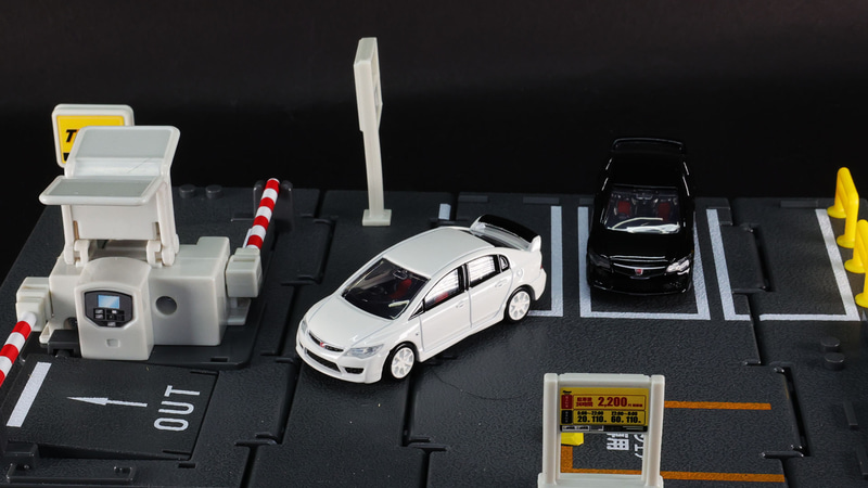 駐車場で仲間と合流。さぁ、いこう！