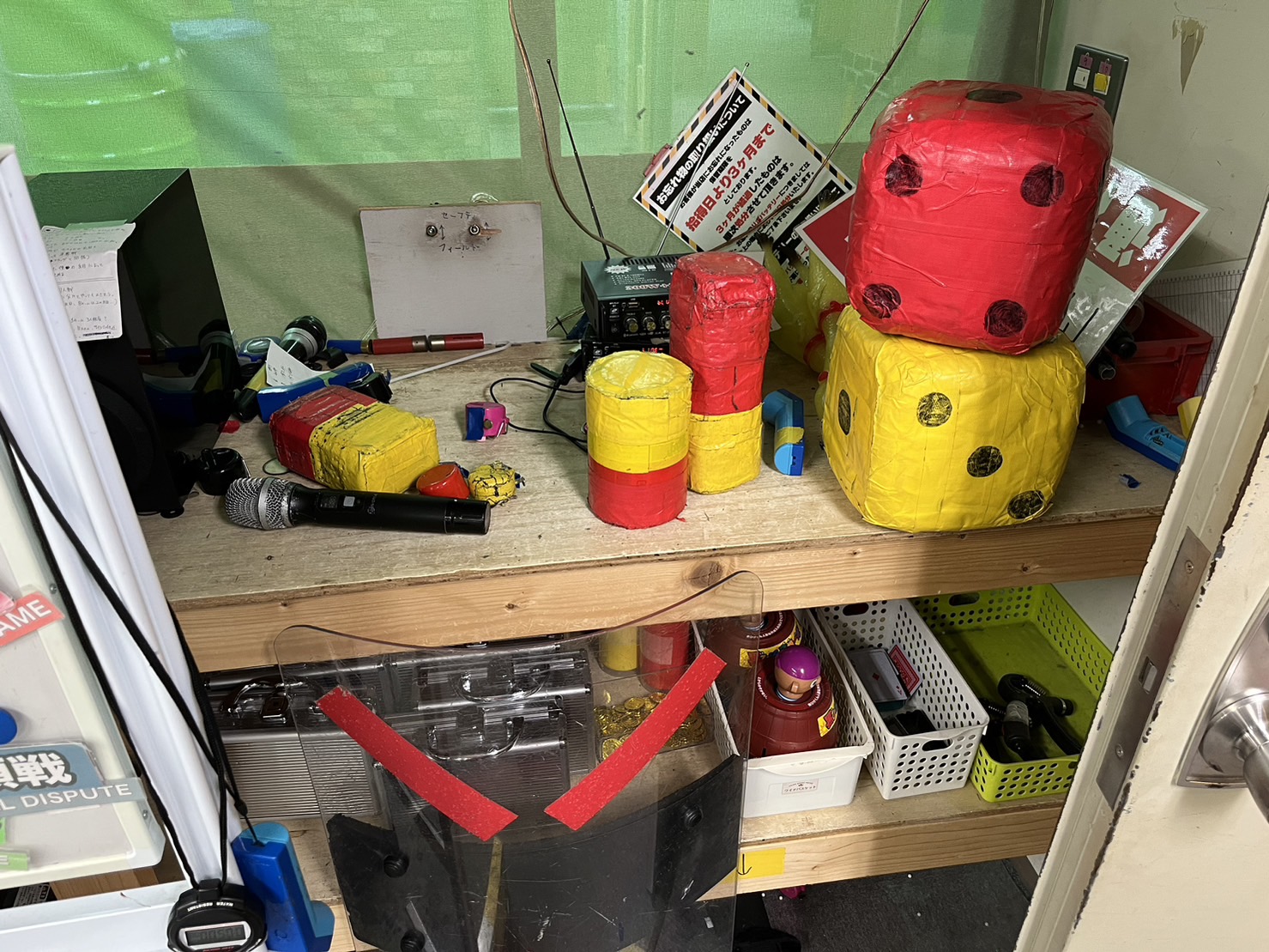 盾やサイコロ、黒ひげ危機一髪などが用意され、様々なゲームルールが用意