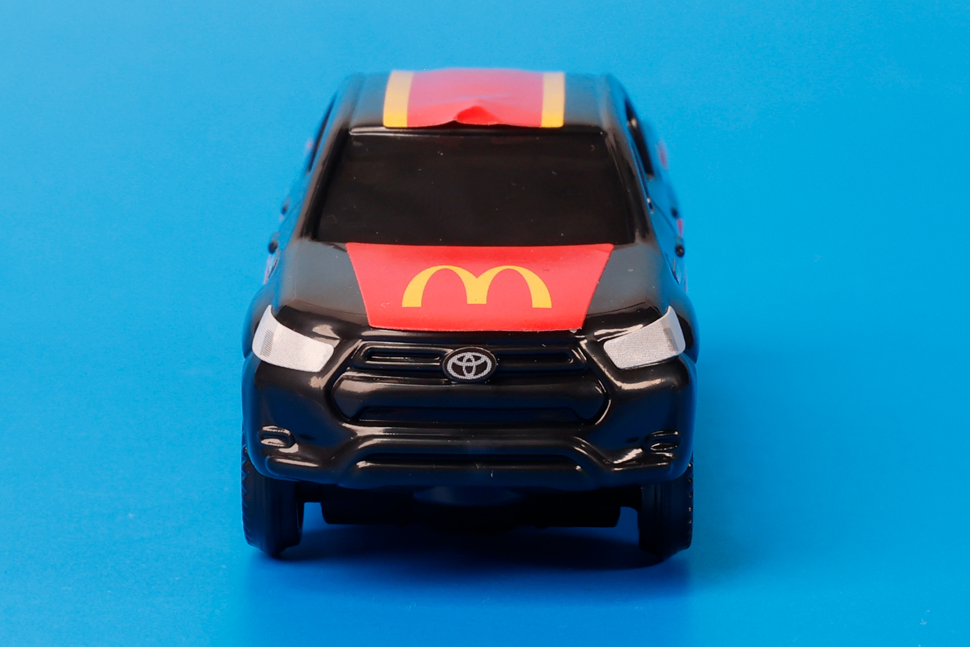 前から見ると、結構どっしりとした面構えだ