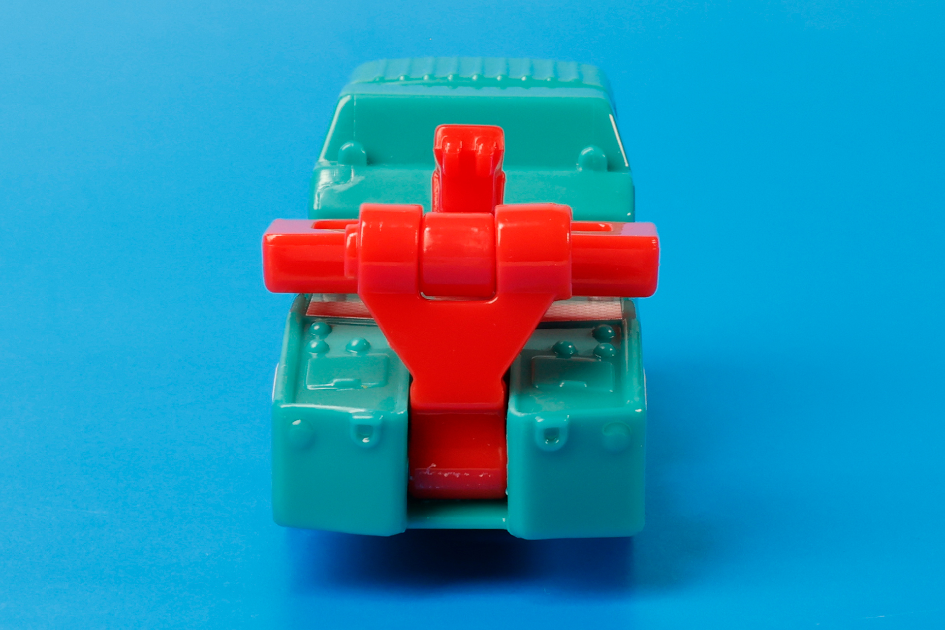 移動時は、レッカー用のパーツはしまっておくことができる