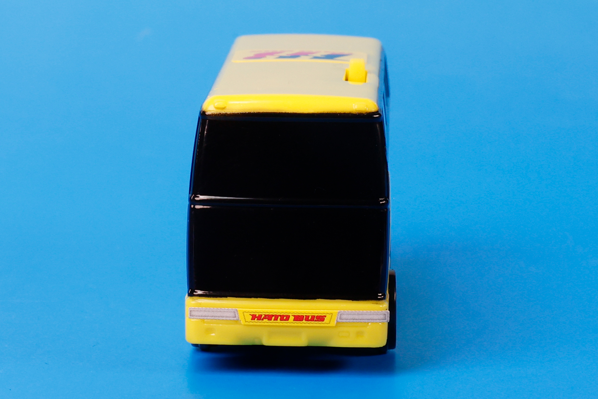 前面の黒く大きな窓も、はとバスの特徴だ