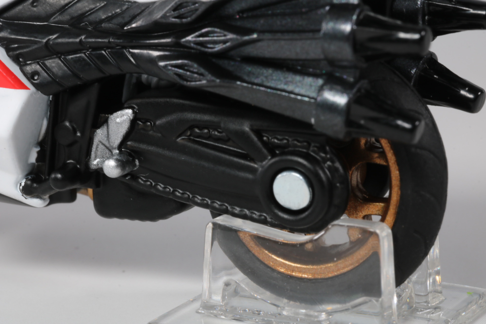 後輪のチェーンもしっかり造形されている