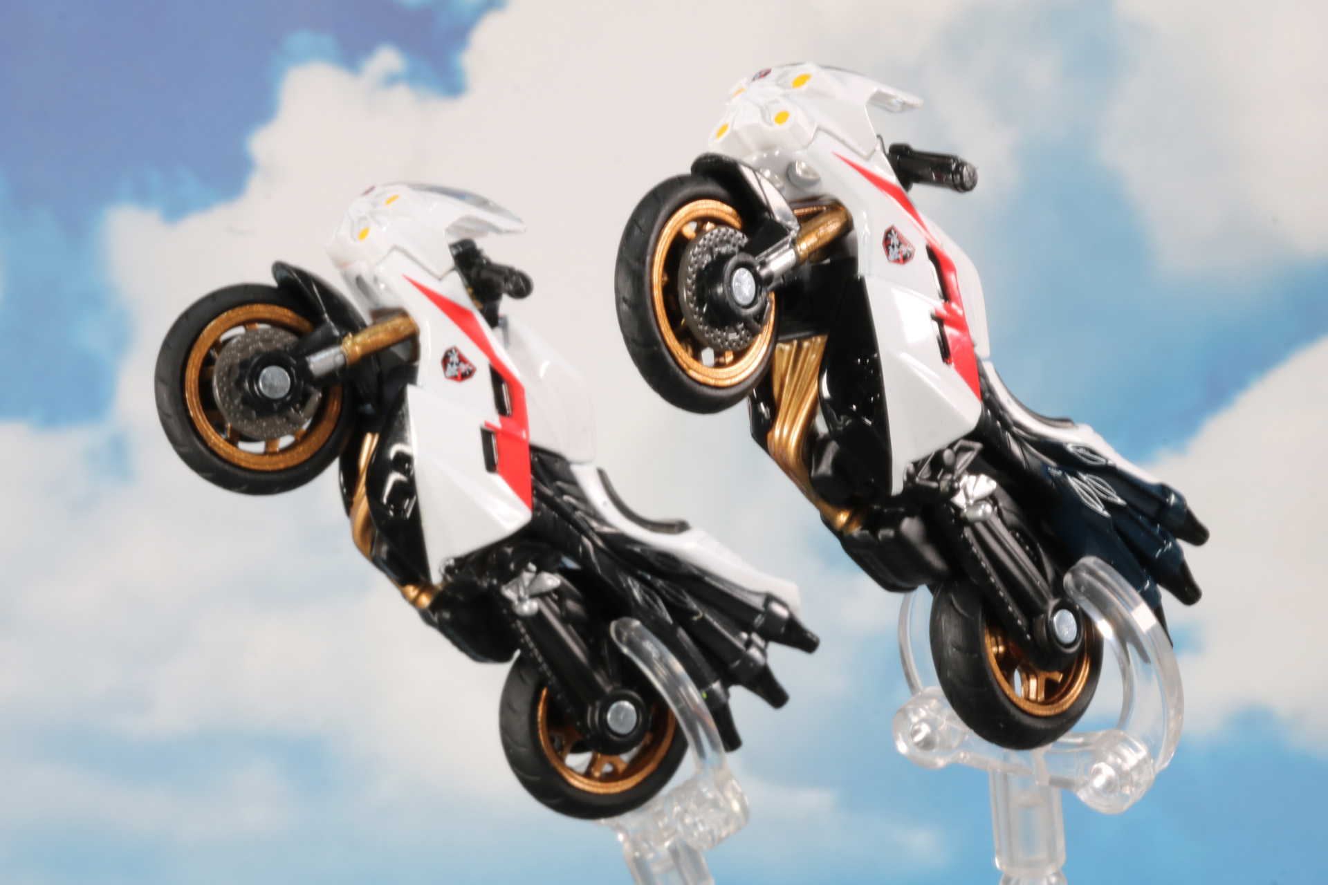 2台並んでジャンプすれば、迫力倍増