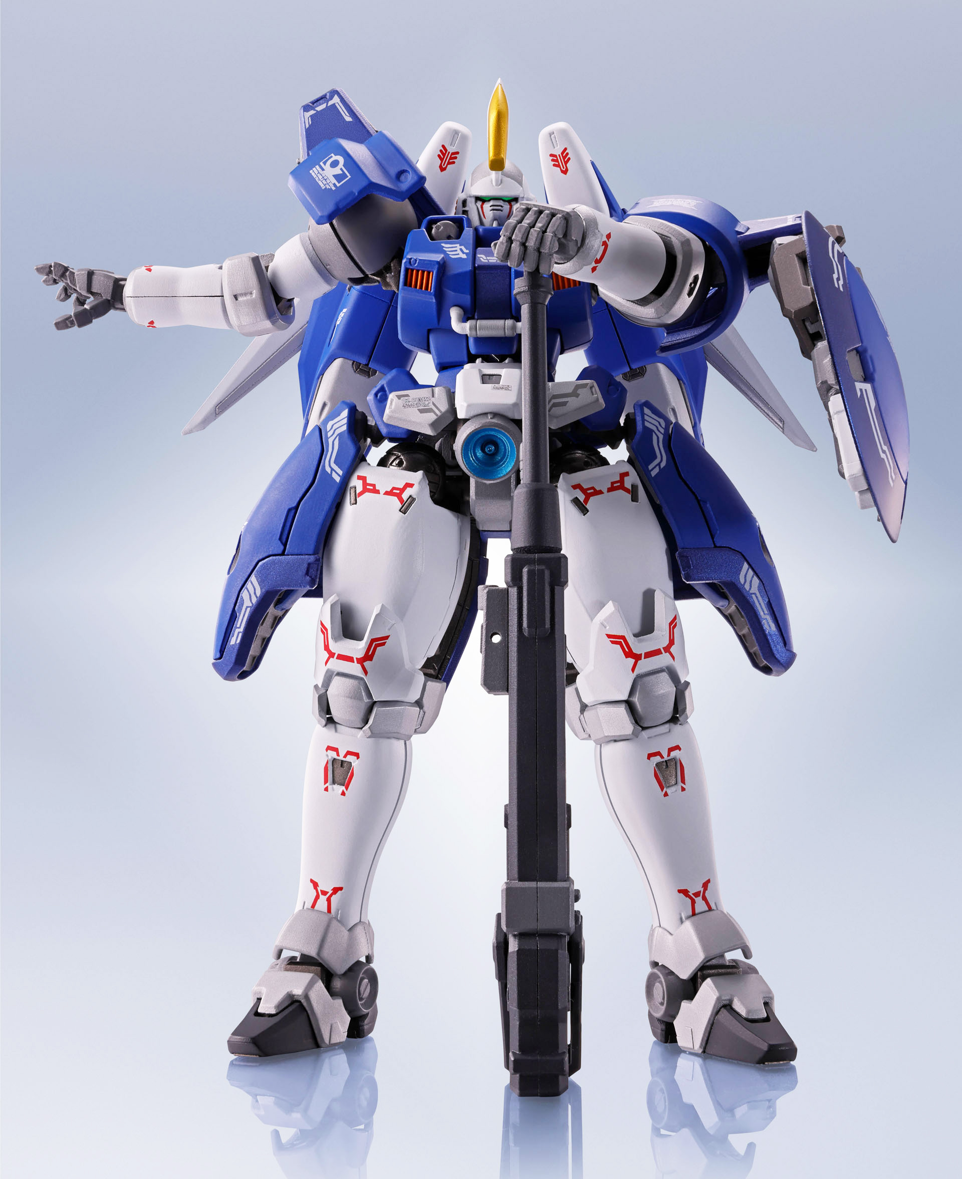 ドーパーガンを立てた仁王立ちポーズ。企画者こだわりの姿だ