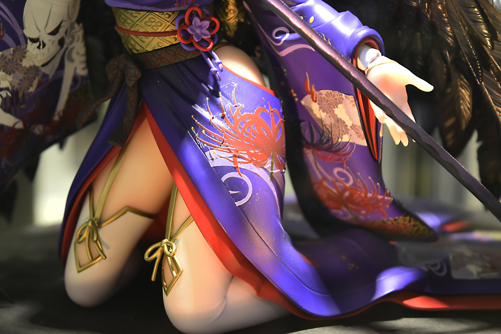 着物の柄は美しくも不吉な彼岸花。金の帯もとても華やか