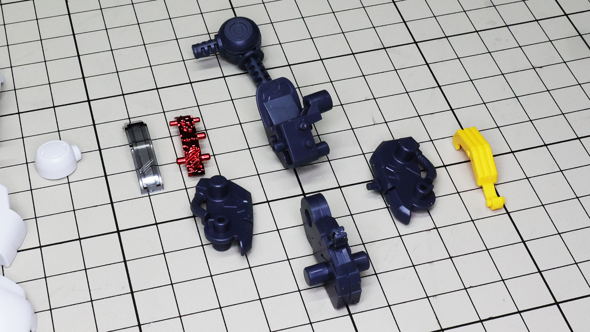 黄色いディテールは連動可動で追従して動きます