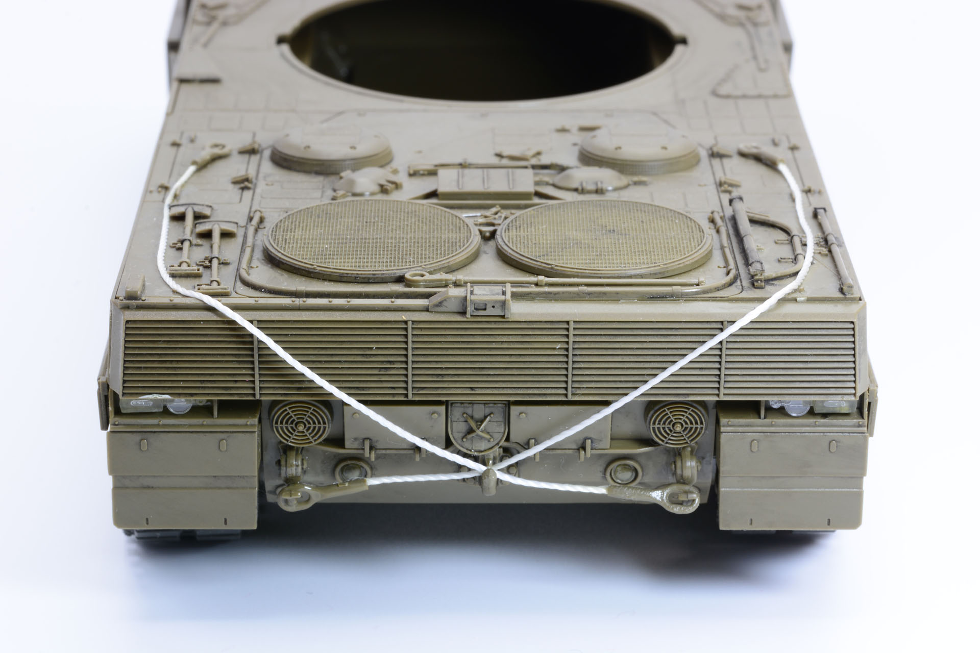 糸を使ったワイヤー表現