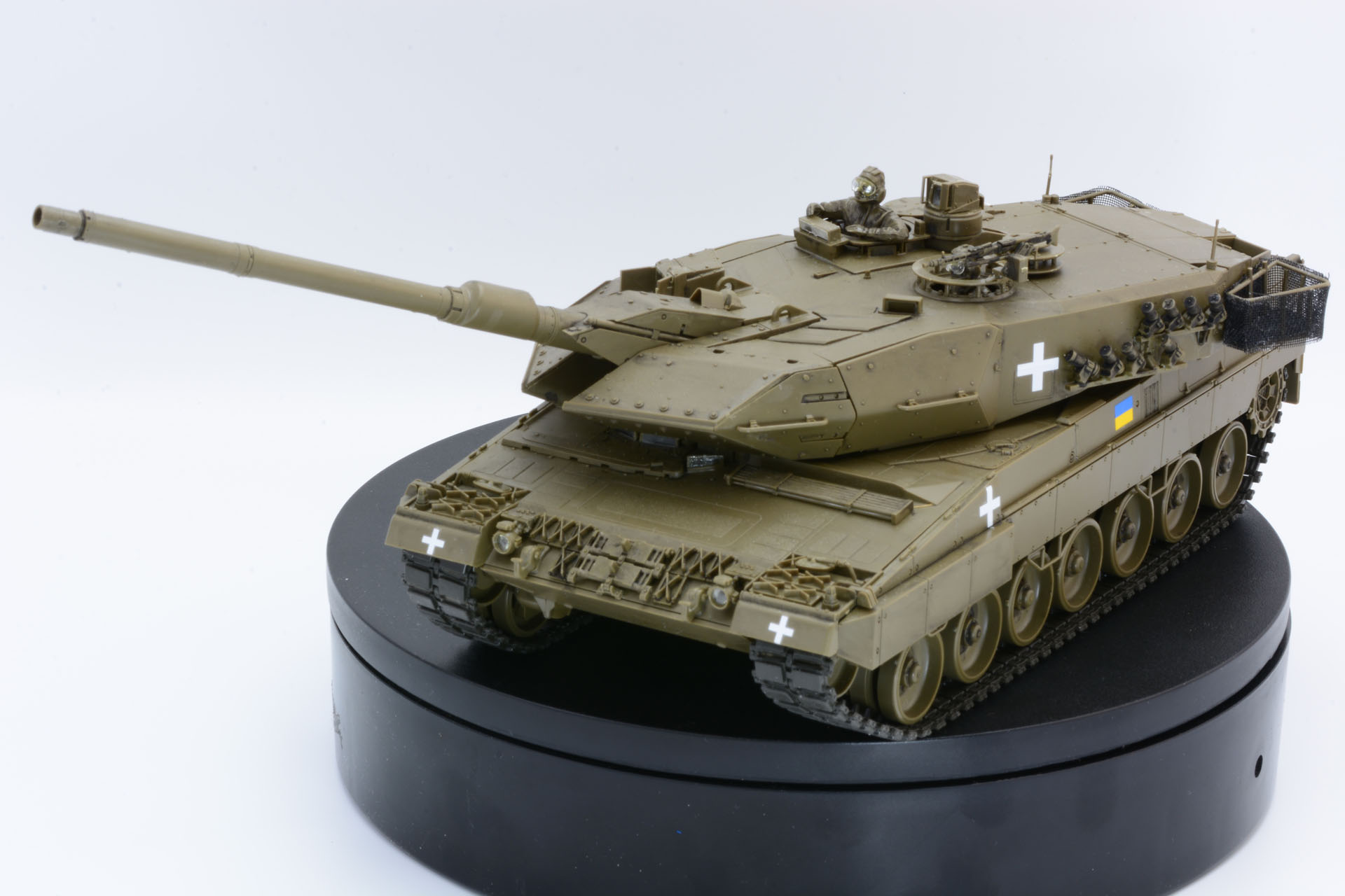 砲塔、砲身を動かす