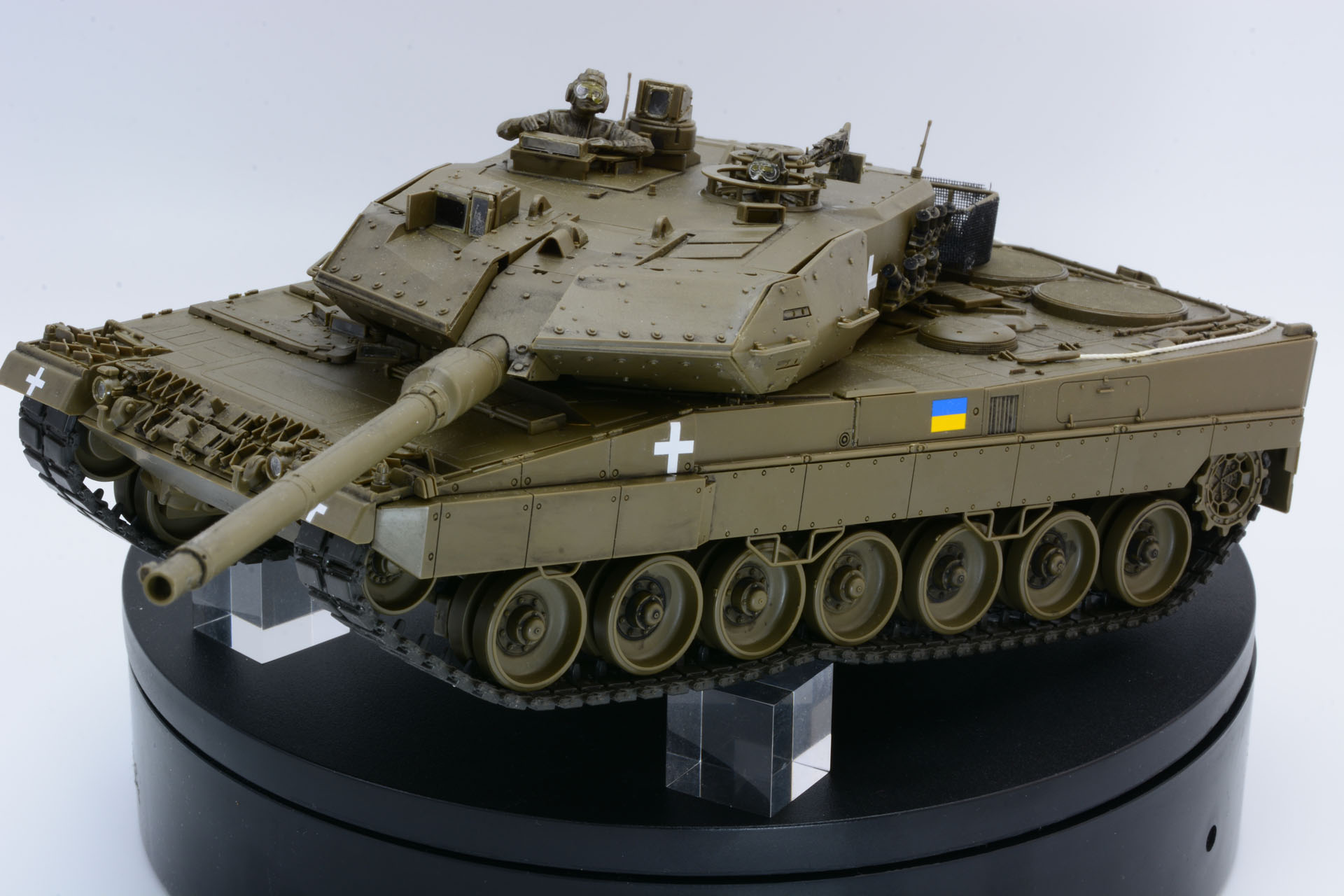 砲塔、砲身を動かす