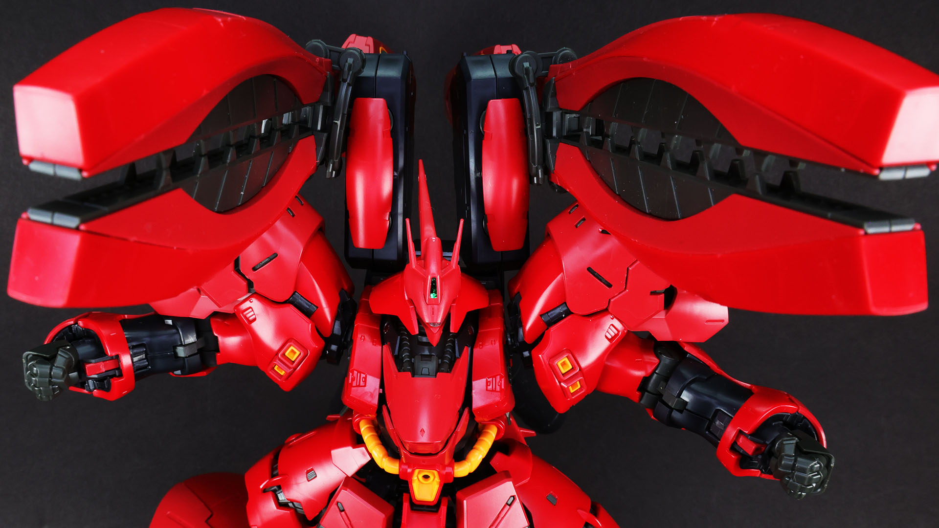 機体全高ほどもある新装備は大迫力！