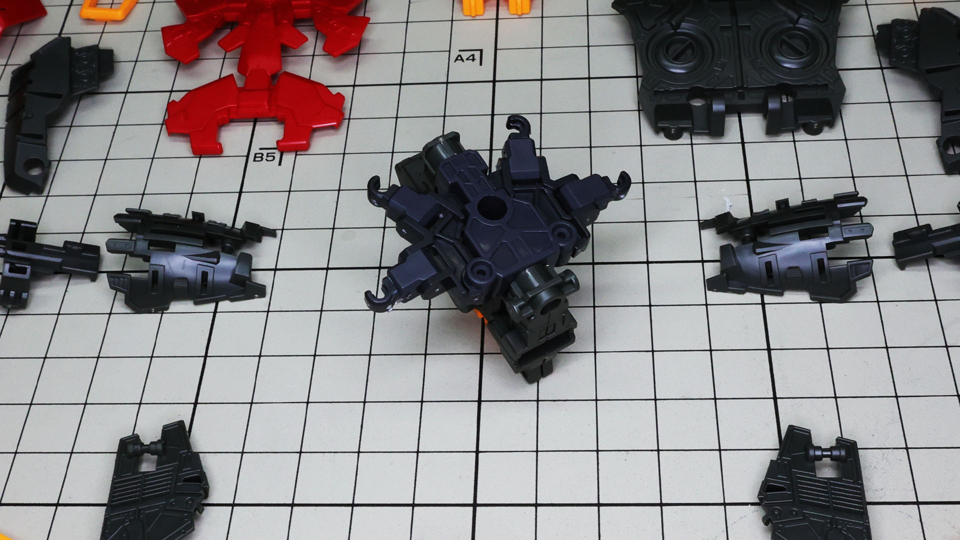 アドヴァンスドMSフレームで既に完成している装甲接続部を組み込みます