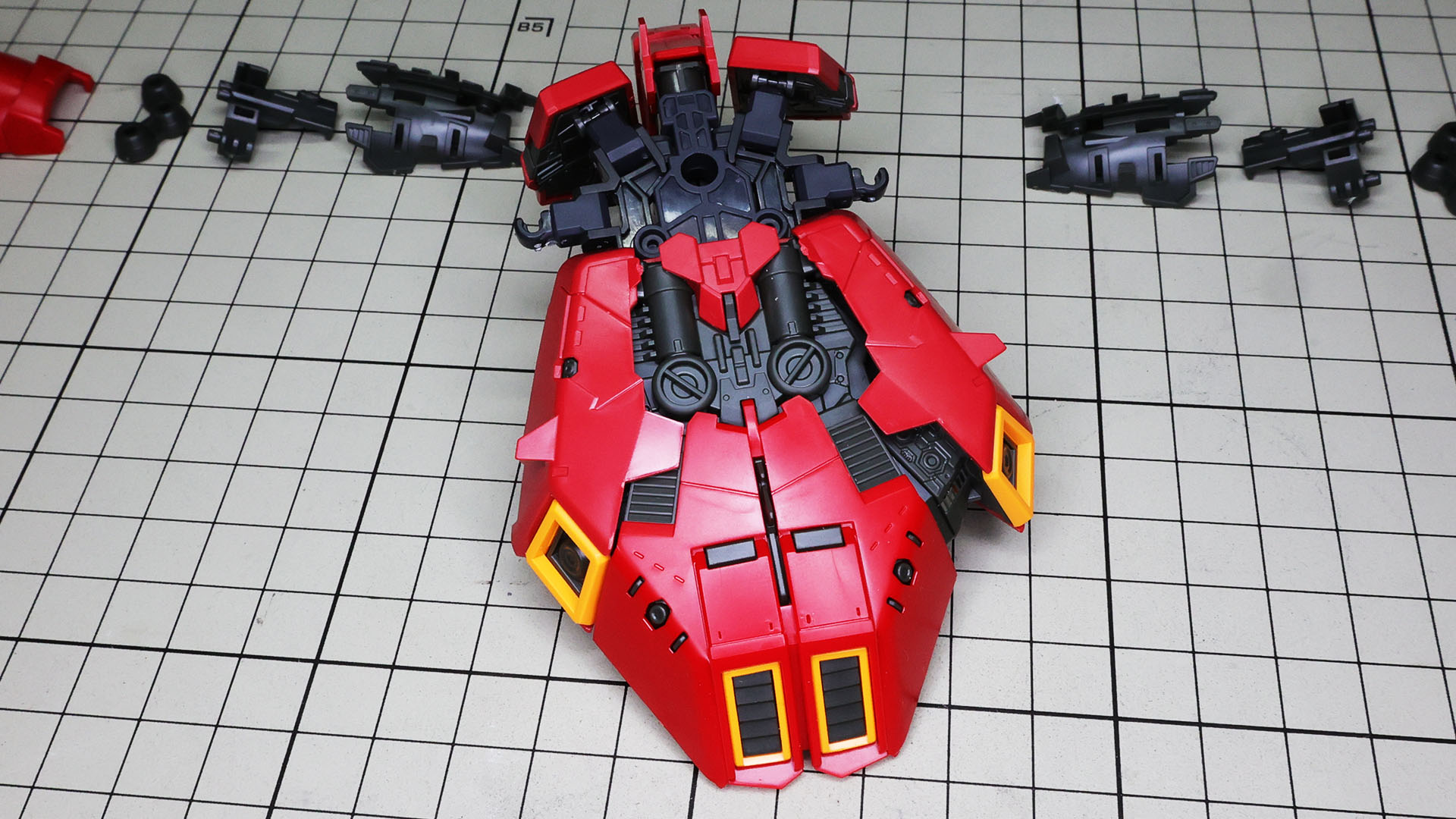 出来上がると甲殻類のようなデザインにも見えてきます。ジオン系ですねぇ……