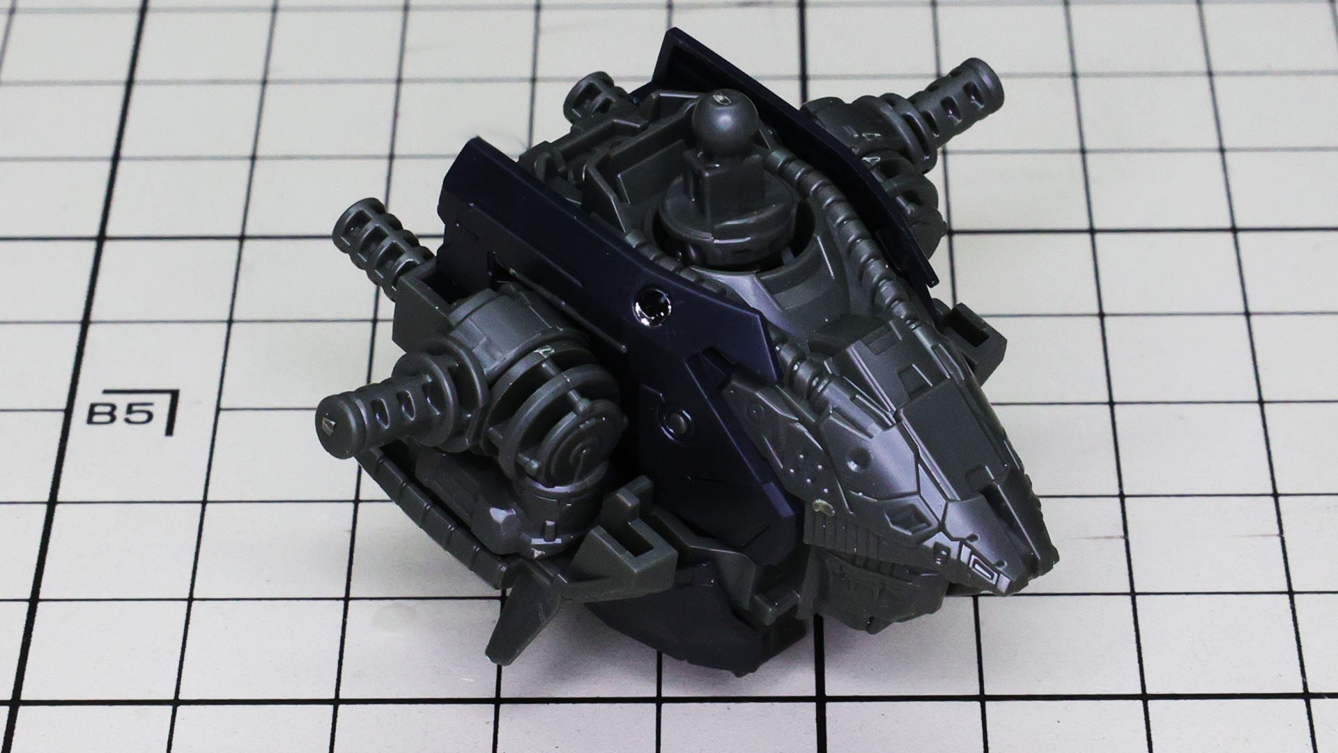 たったこれだけの手順で濃密なディテールを持つ胸部フレームが組み上がります