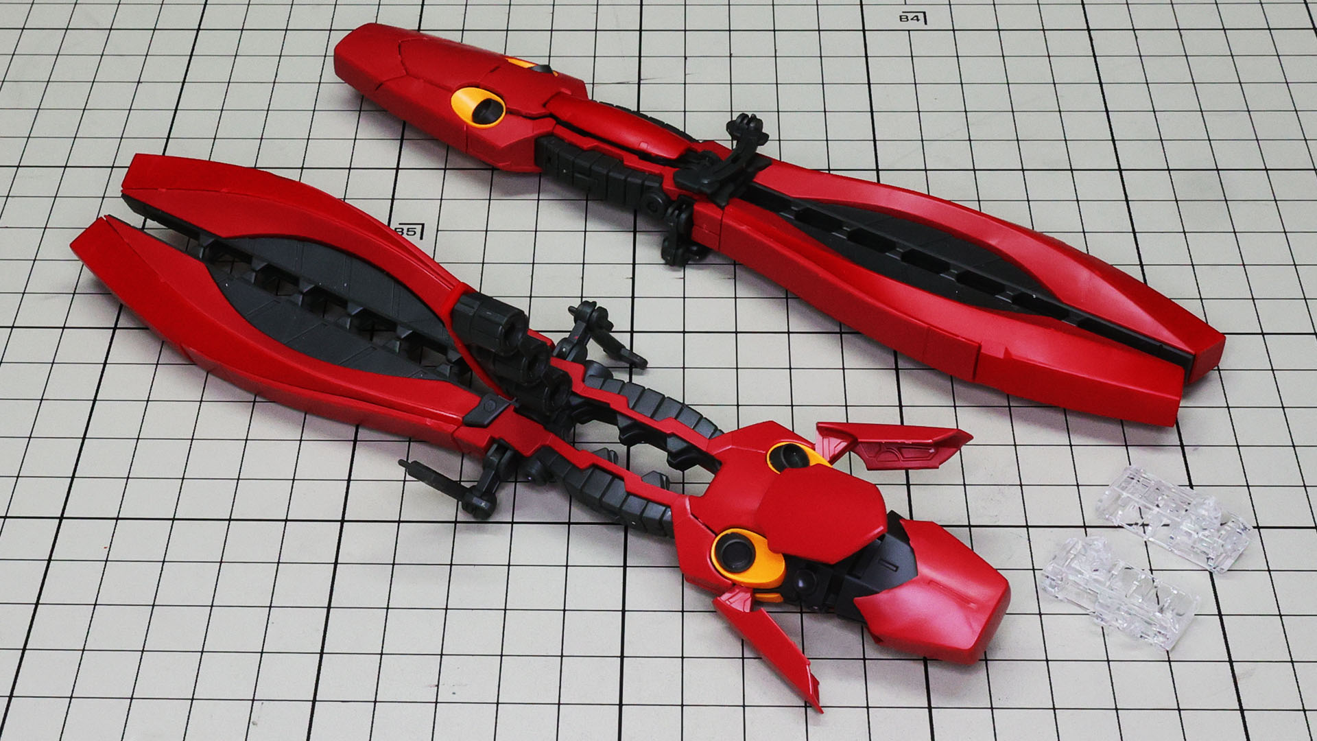 ディテールや上下左右のフィンパーツを組付けていけば完成します