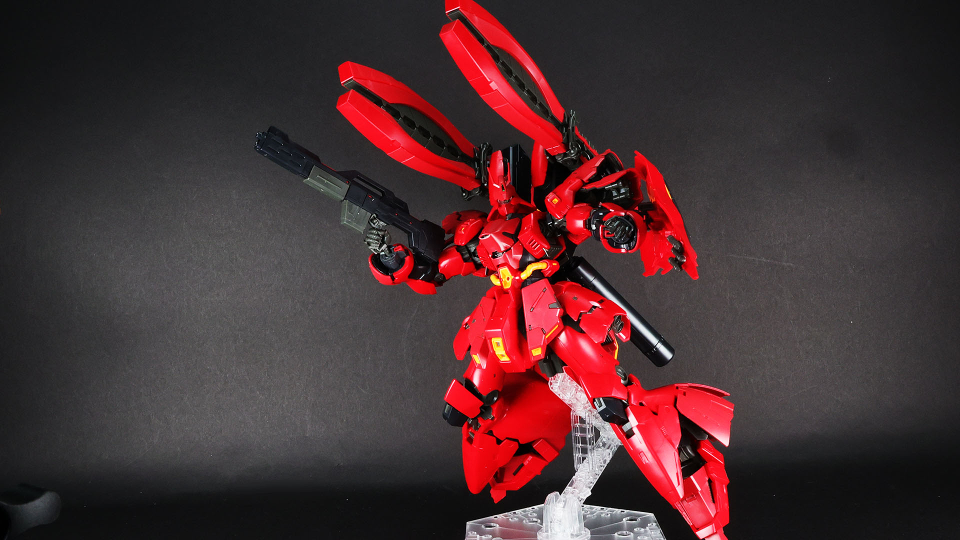 小さいタイプのACBスタンドでも十分にポージングにこたえてくれます