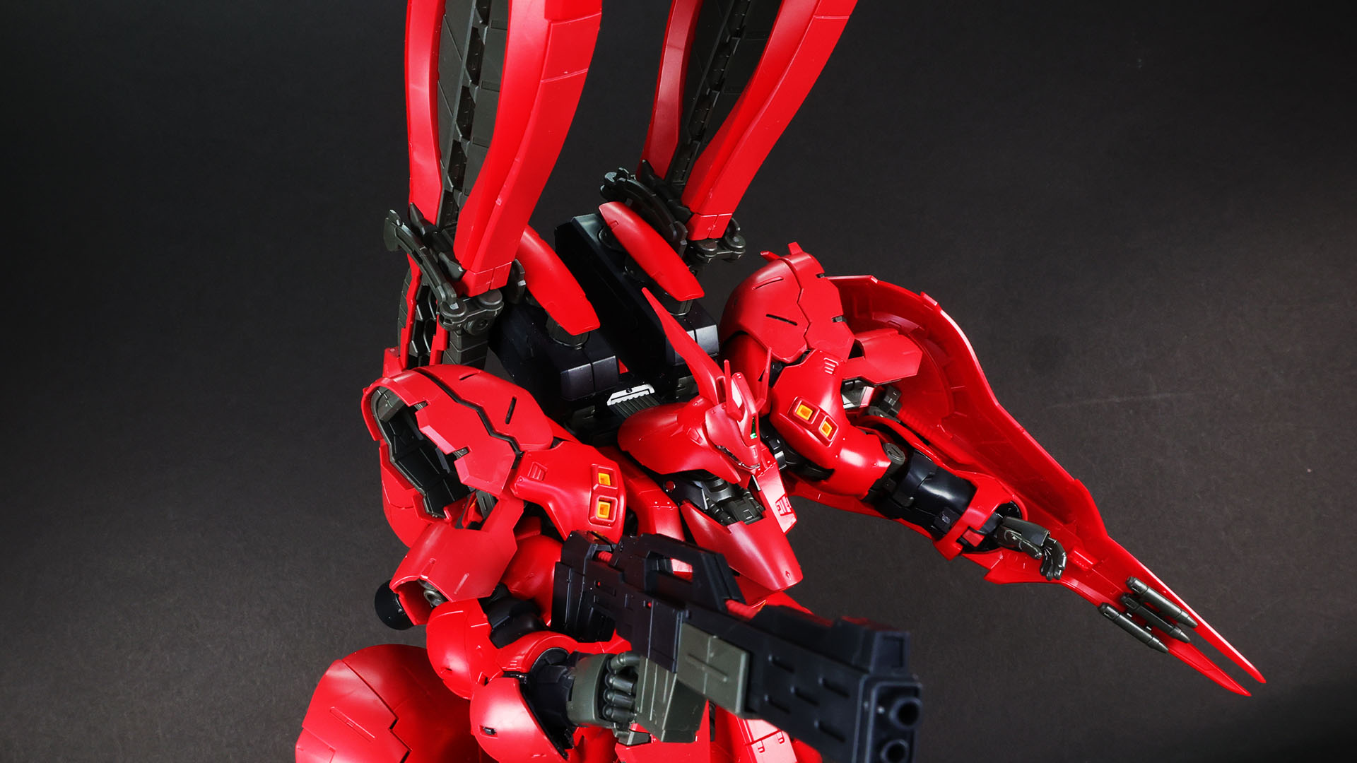 ファンネル・コンテナがしっかり支えてくれます