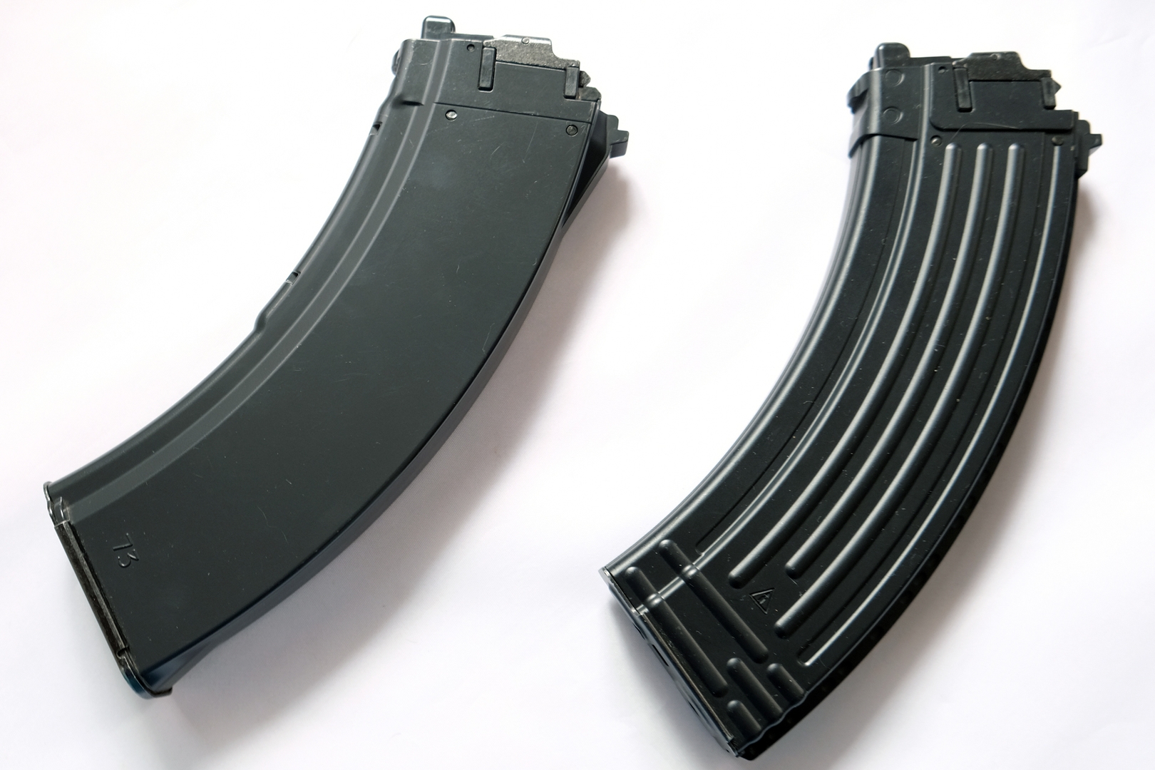 左が「AKX」用で右は「AKM」用