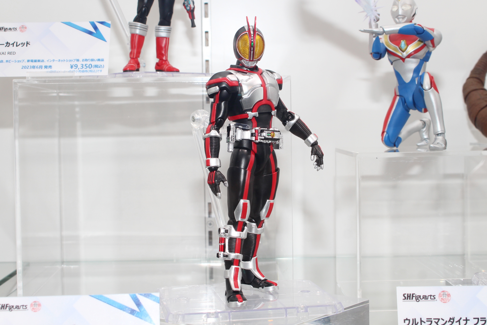「S.H.Figuarts（真骨彫製法）仮面ライダーファイズ」。8月発売予定。価格は8,800円（税込）