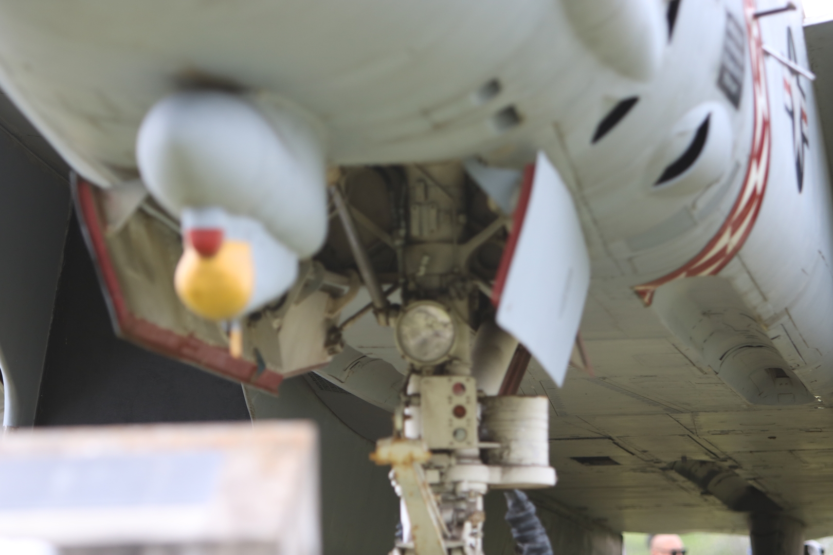 機能的な曲線から除くランディングギアの無骨さがたまらない