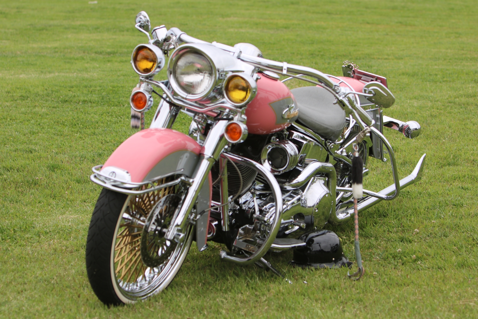 クラシックなバイクや車も塗装や造形にロマンが詰まっていてで魅力的だった