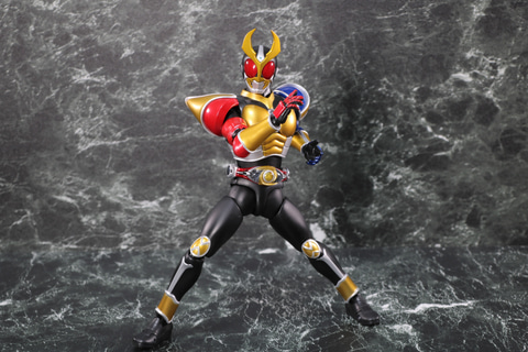 未開封　真骨彫 フィギュアーツ　 仮面ライダー アギト トリニティ フォーム Amazon.co.jp: S.H.Figuarts（真骨彫製法） 仮面ライダーアギト