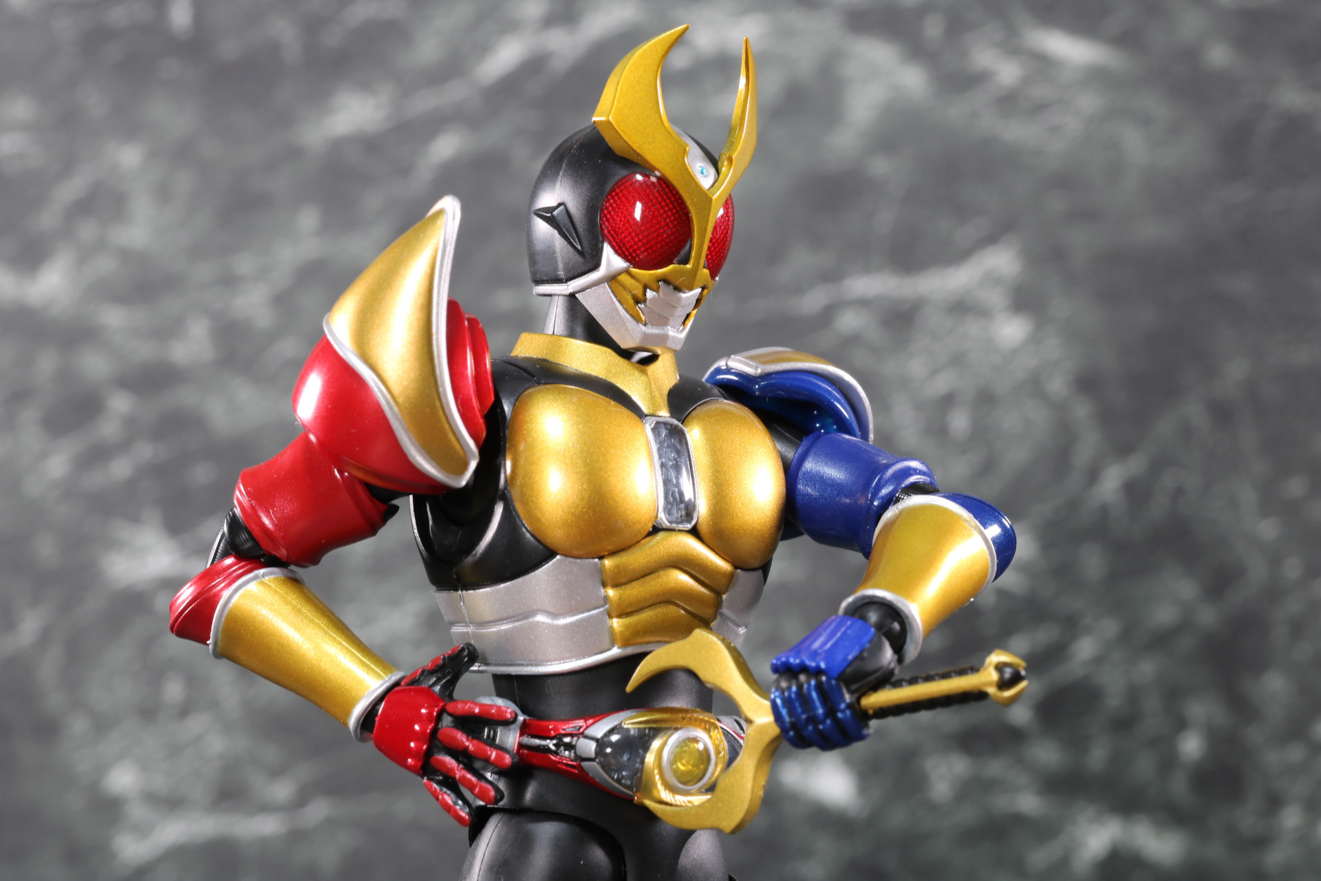 フレイムセイバーを構えた状態