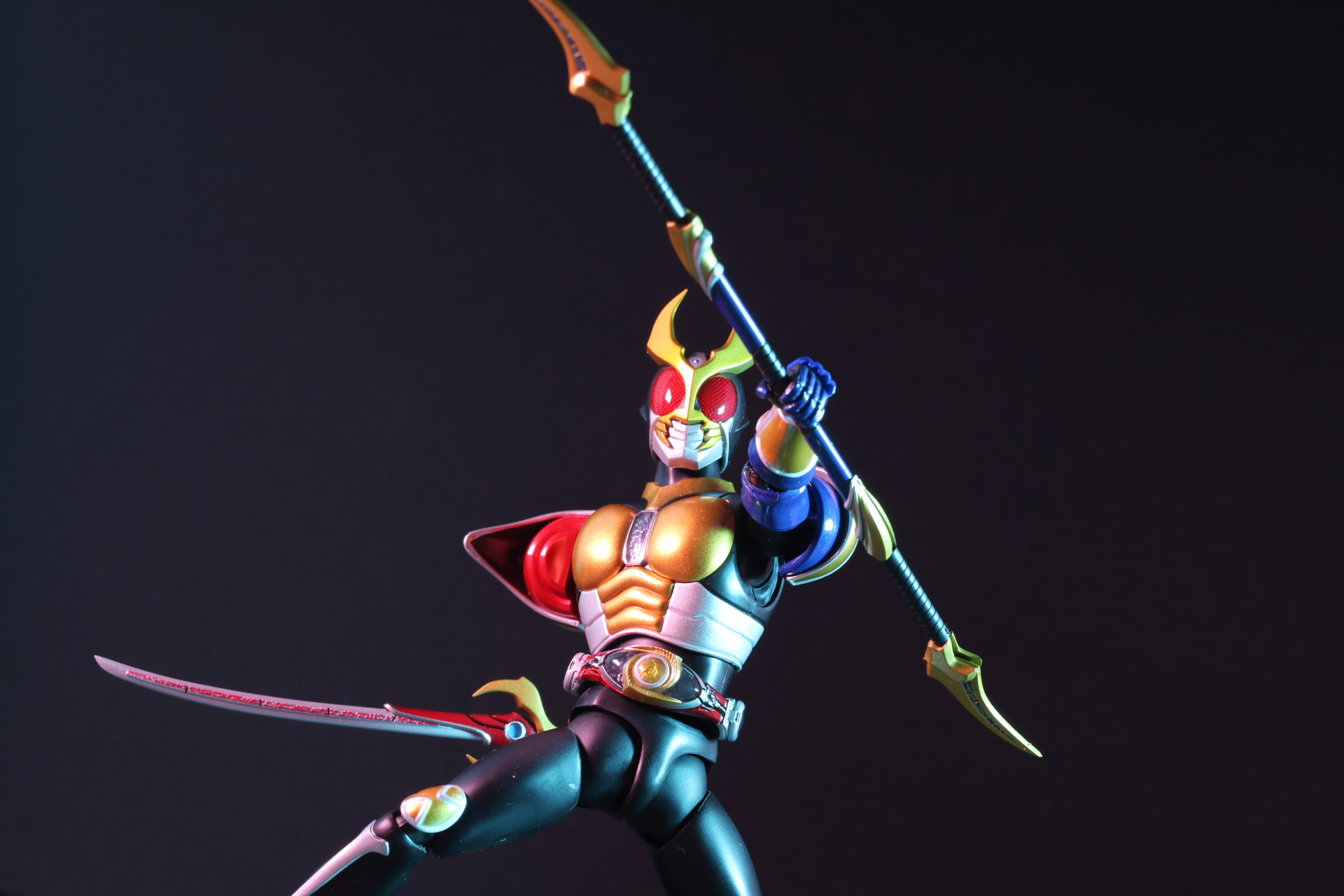 赤のライトでフレイムフォームの雰囲気を表現