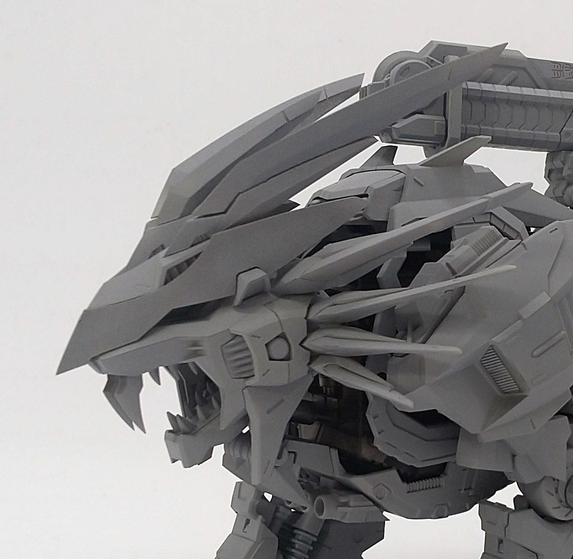 「AZ-03 ムラサメライガー」のデザインと試作画像。ムラサメライガーは中瀬氏がオリジナルをデザインしたゾイドとのことだ